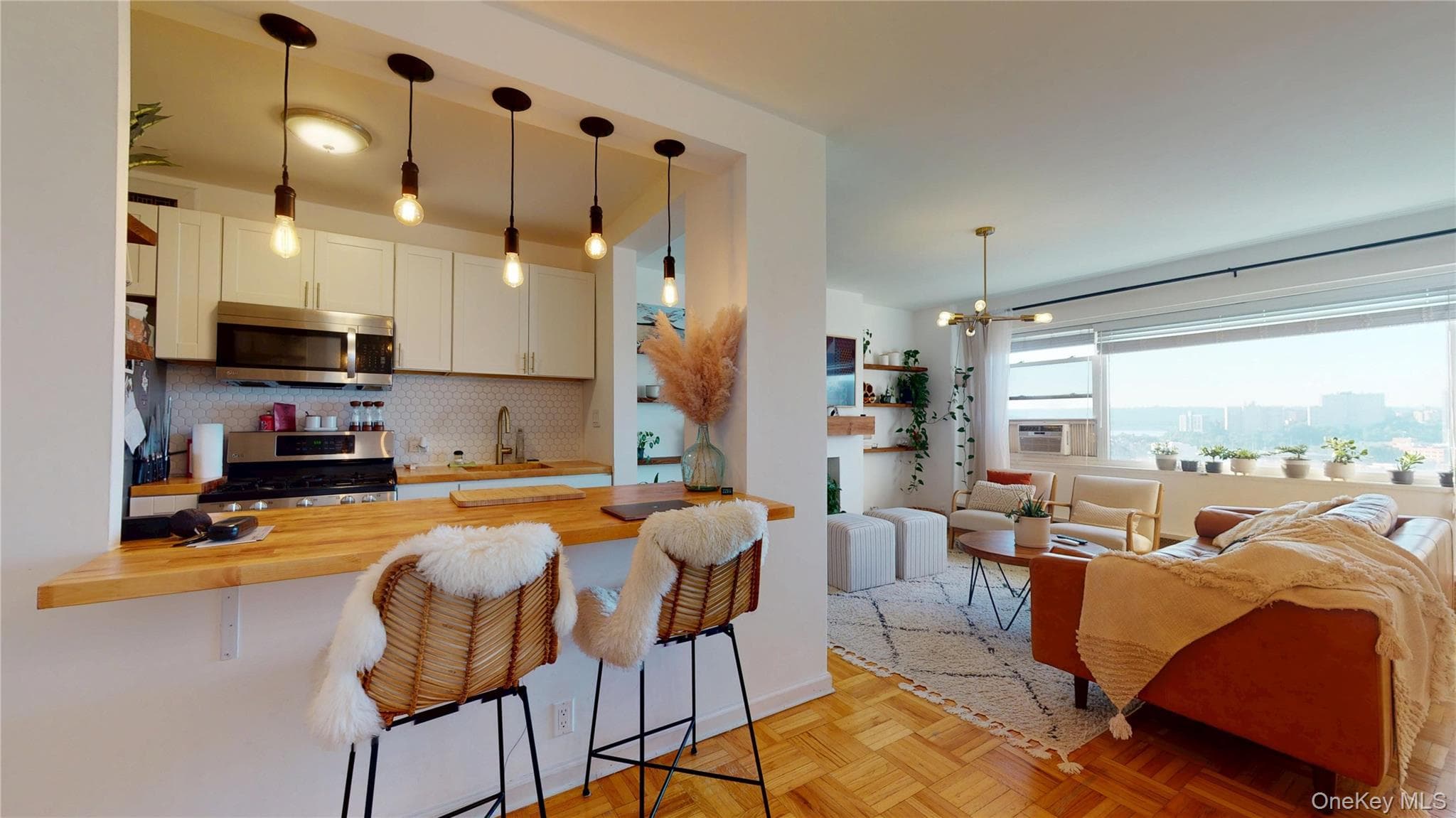 4 Fordham Hill Oval Unit: 8C thumbnail 2