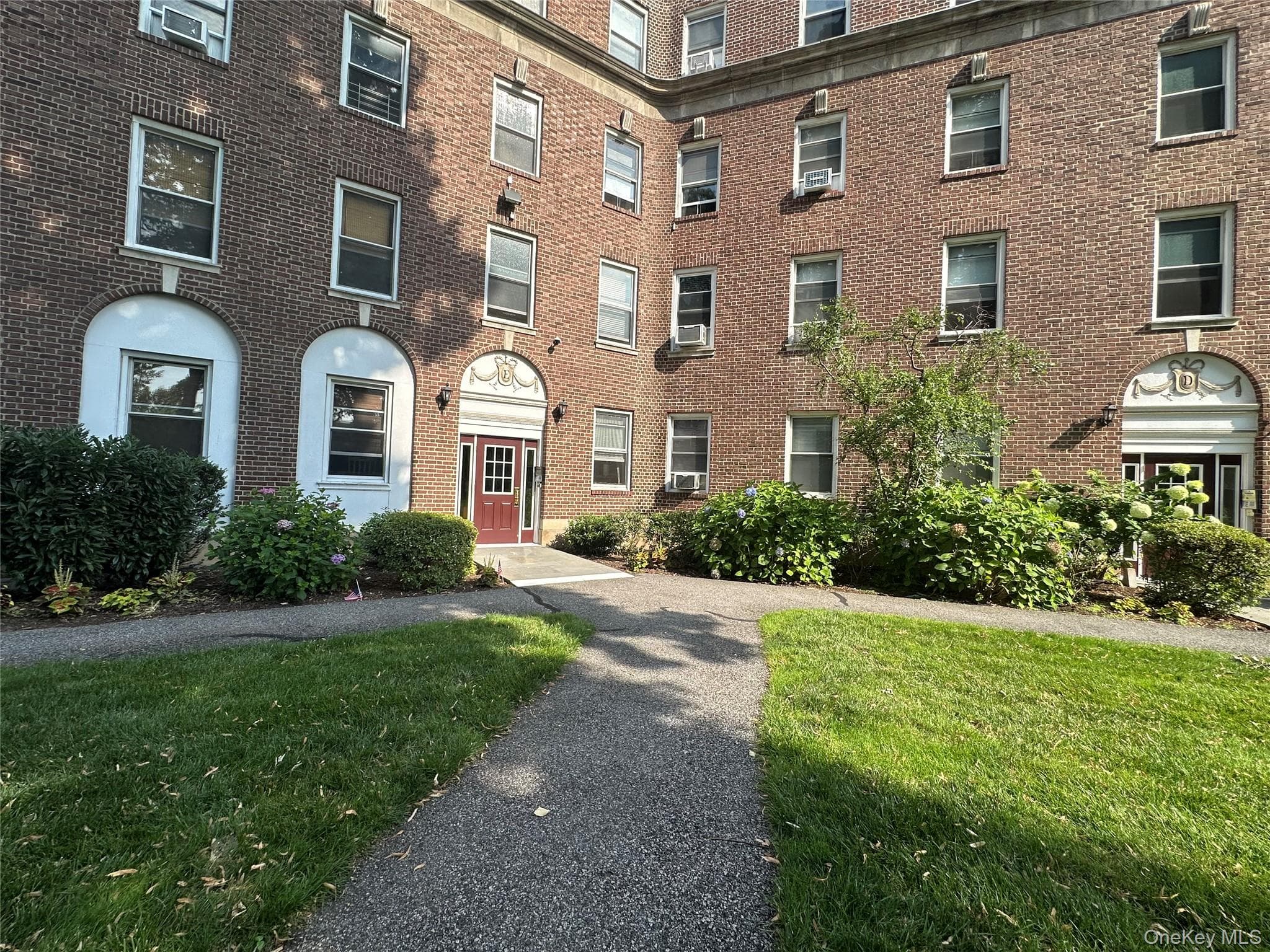 445 Gramatan Avenue Unit: EB1 thumbnail 2