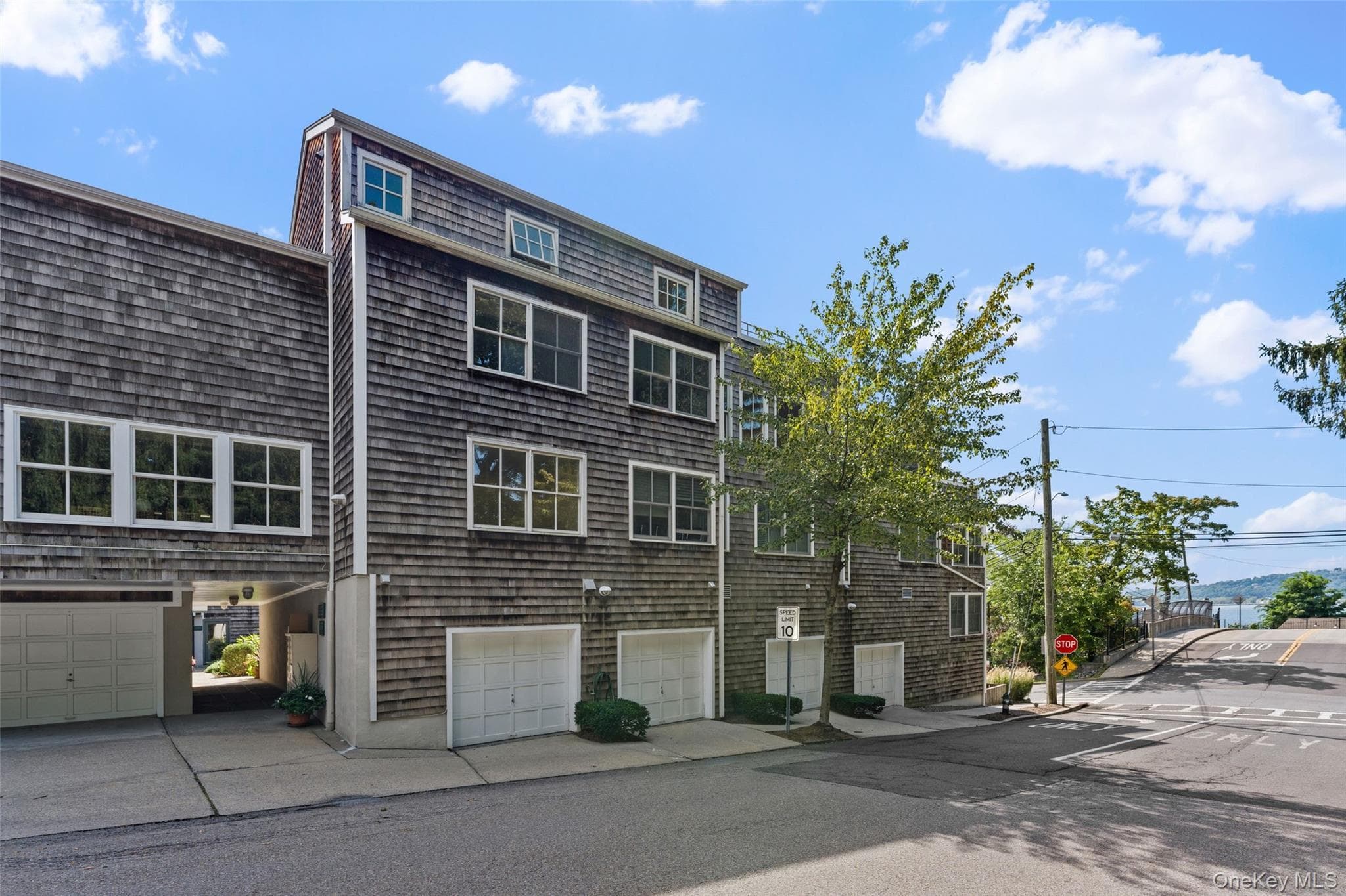27 N Buckhout Street Unit: 10 thumbnail 8