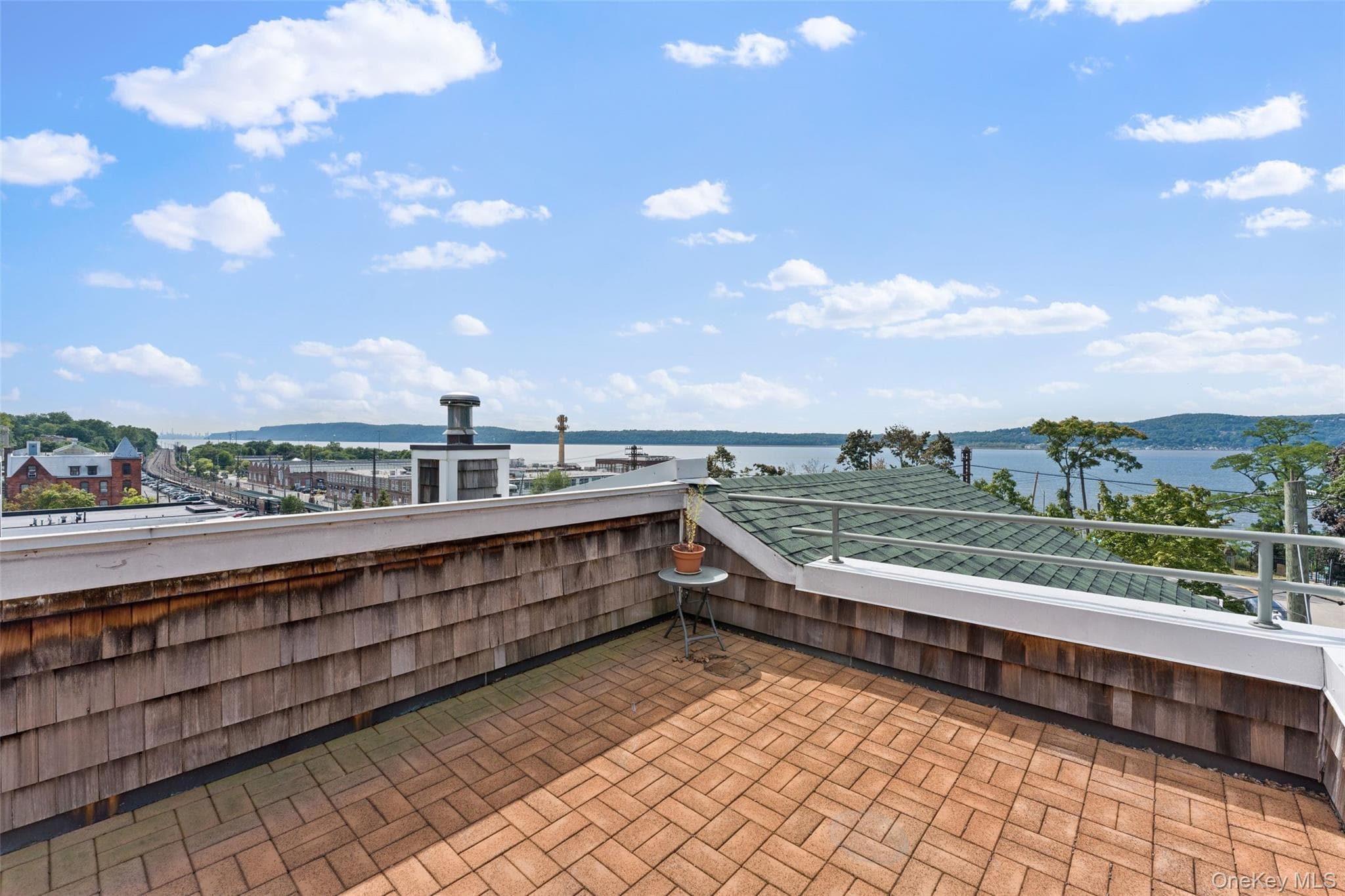 27 N Buckhout Street Unit: 10 thumbnail 23