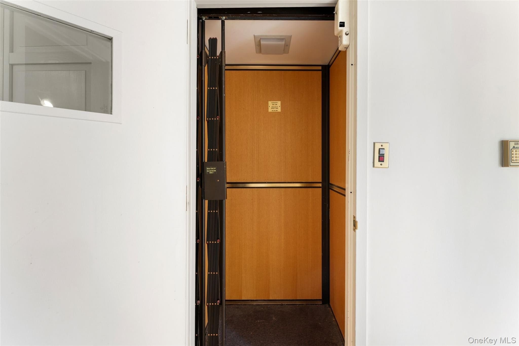 27 N Buckhout Street Unit: 10 thumbnail 16