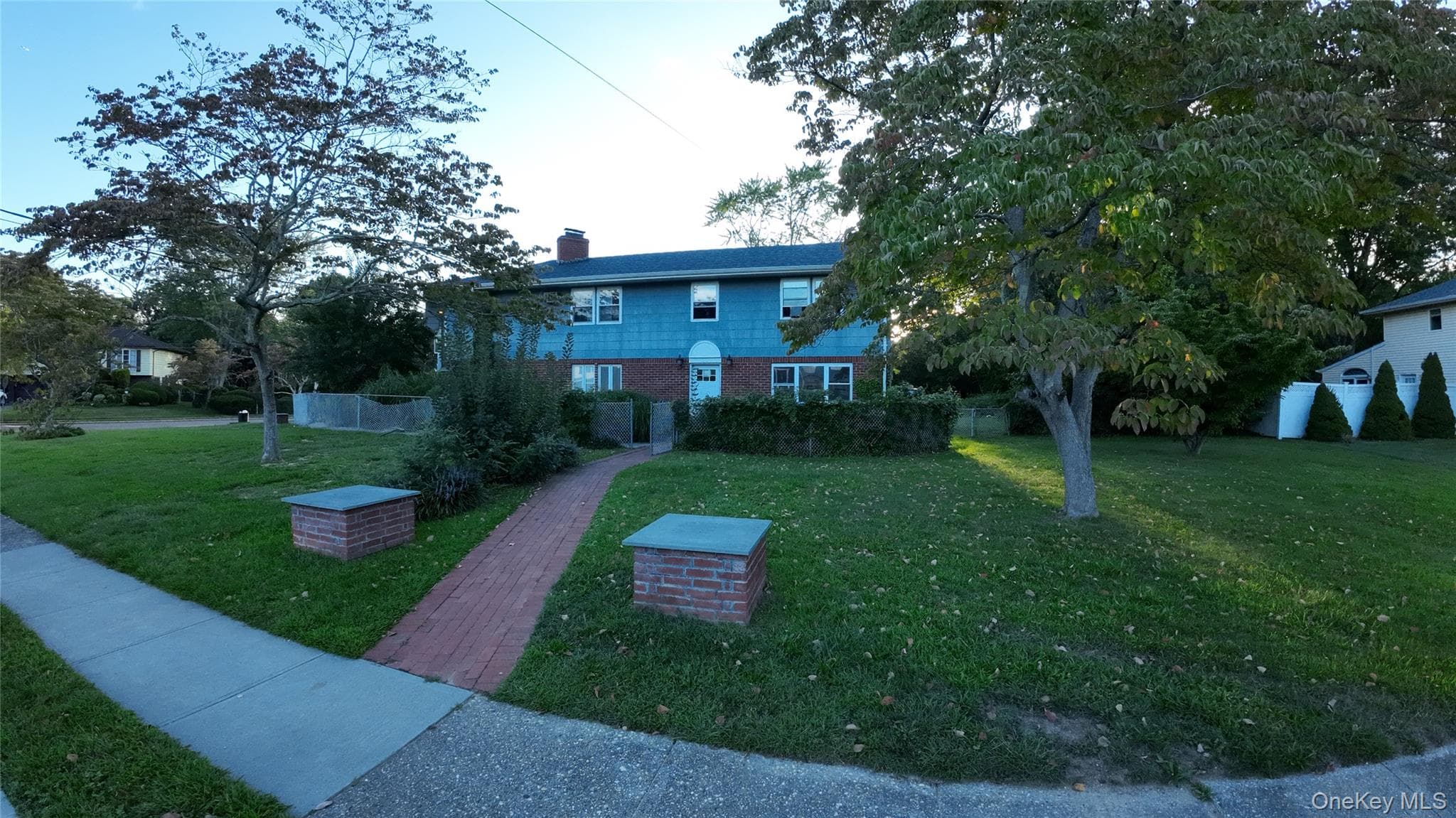82 Yale Avenue photo 1