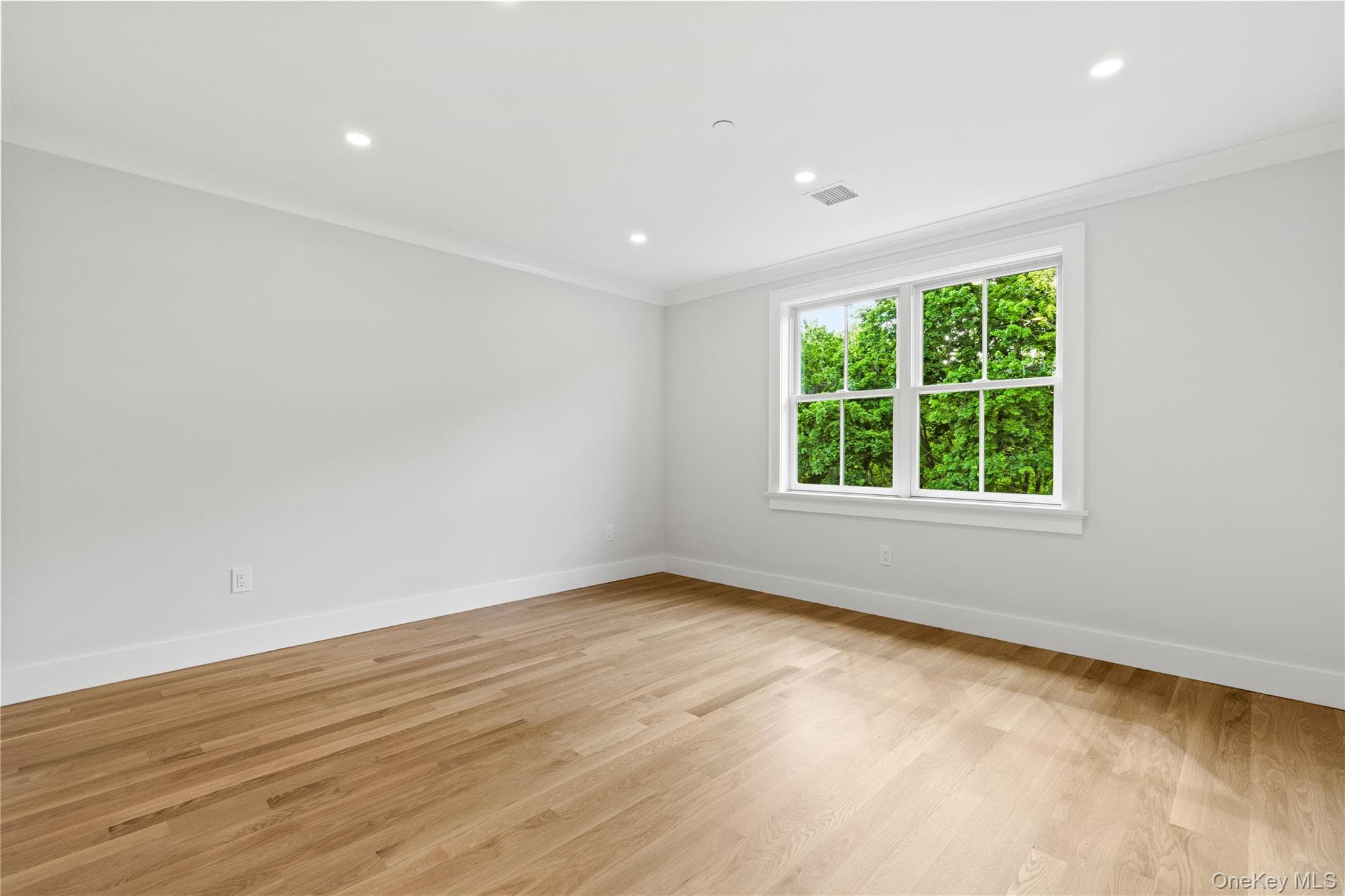 86 B Maple Avenue thumbnail 18