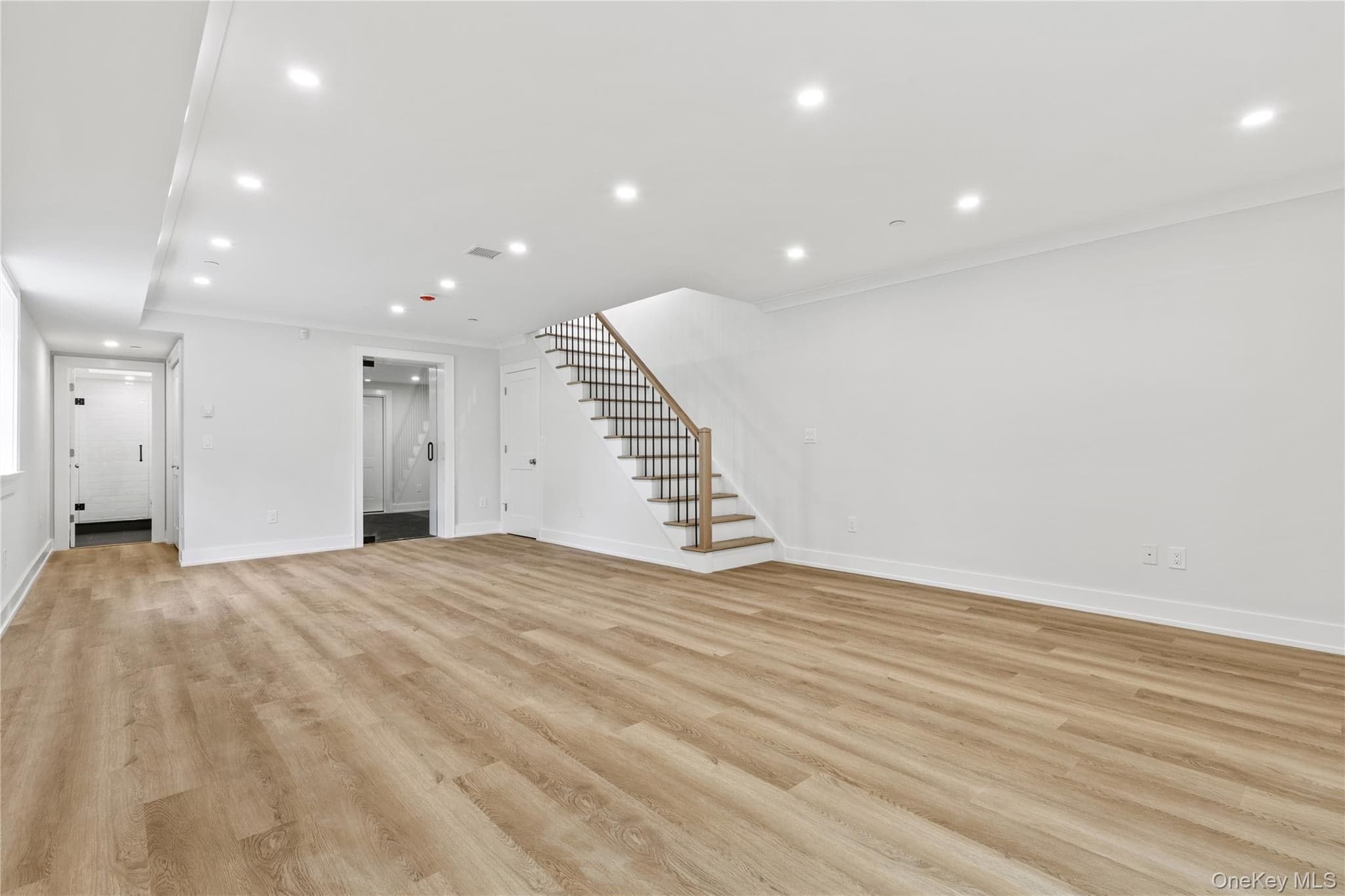86 B Maple Avenue thumbnail 22