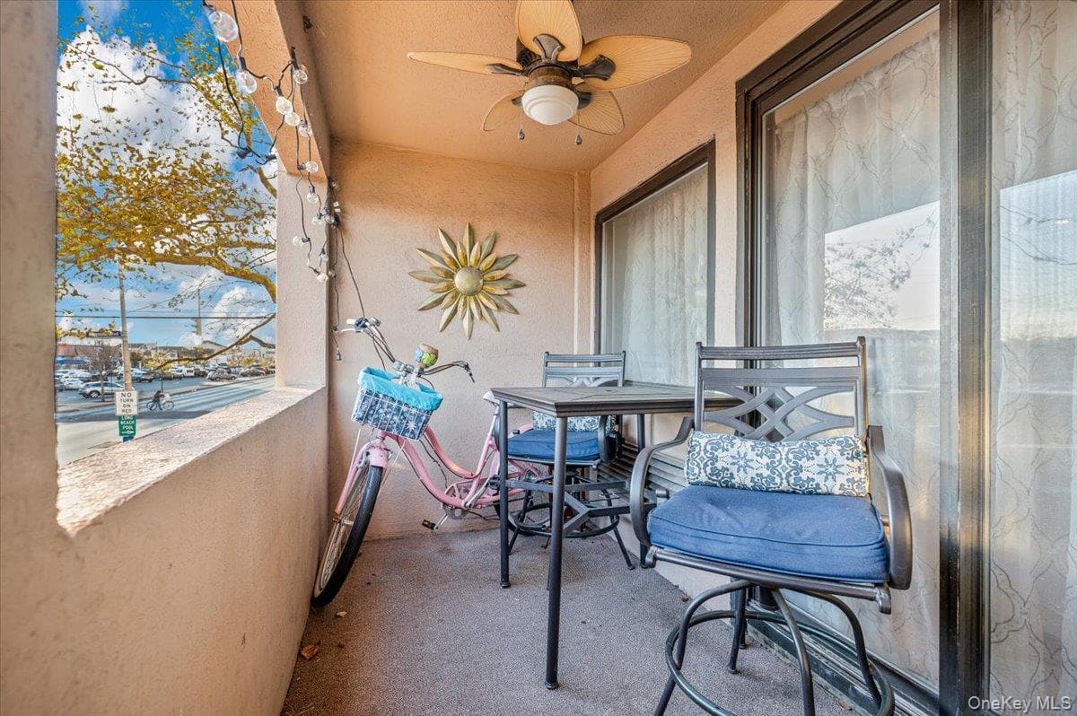 185 W Park Avenue Unit: 201 thumbnail 17