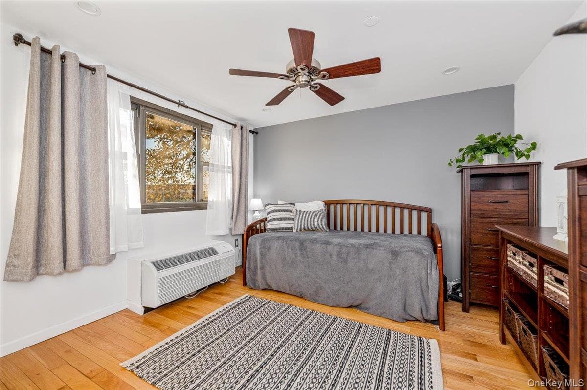 185 W Park Avenue Unit: 201 thumbnail 15