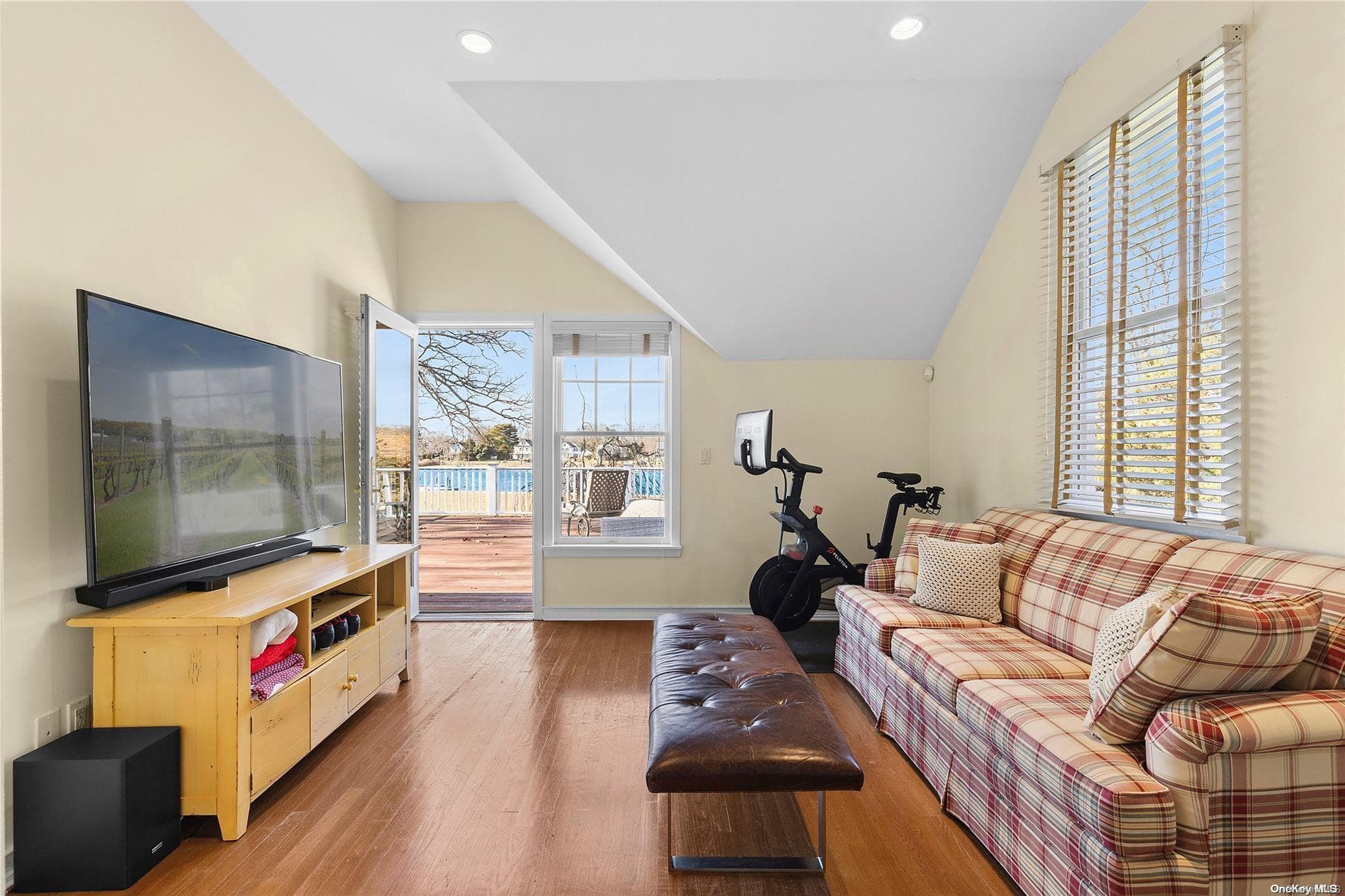 104 Union Avenue thumbnail 33