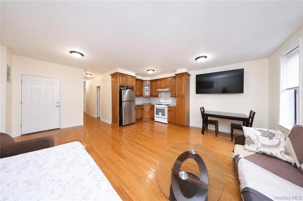10 Bay Ridge Avenue thumbnail 13