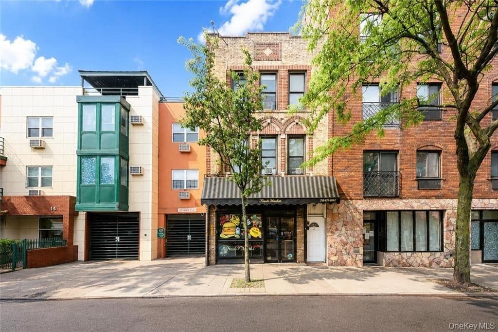 10 Bay Ridge Avenue photo 1