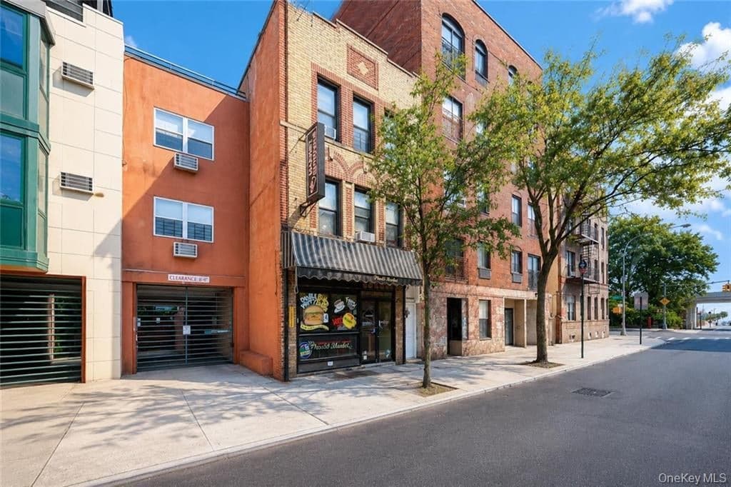 10 Bay Ridge Avenue thumbnail 2