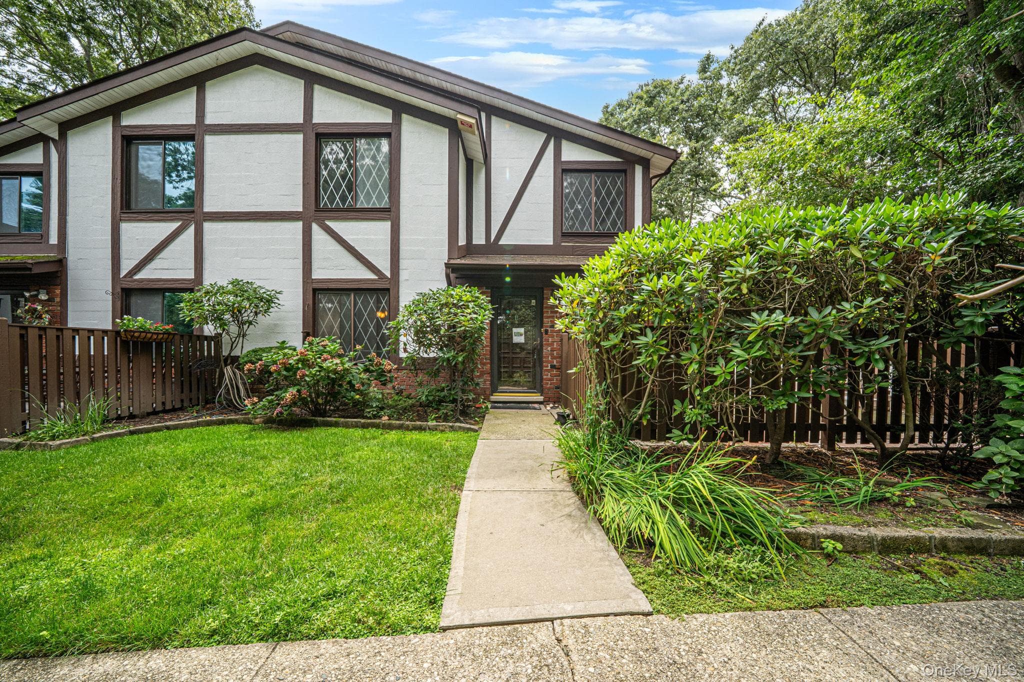 415 Clubhouse Court Unit: 51, Coram