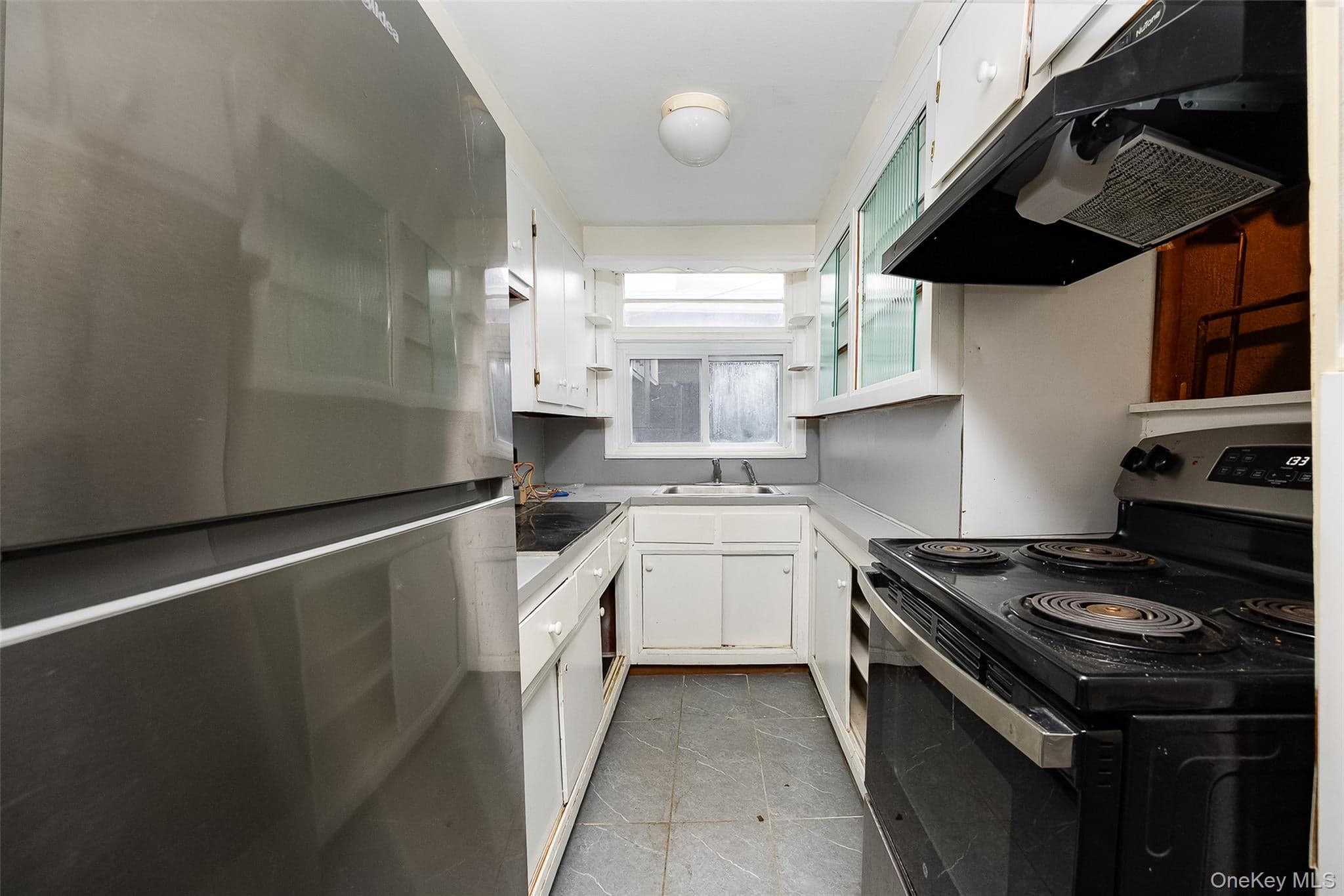 87 Vineyard Avenue thumbnail 2