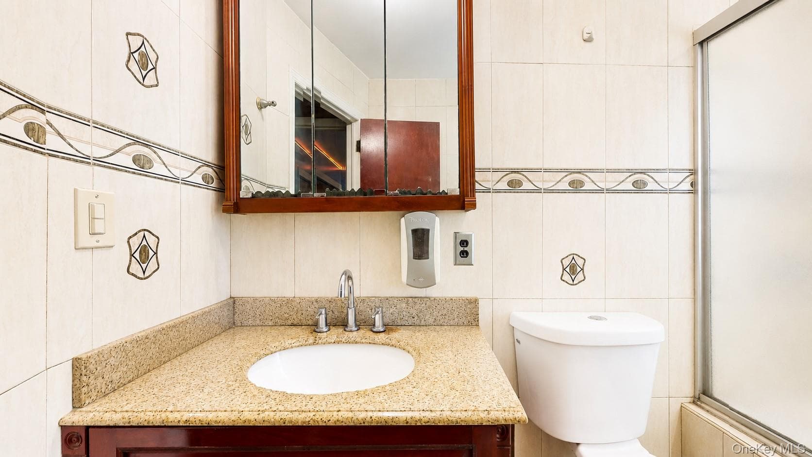 336 W Valley Stream Boulevard thumbnail 22