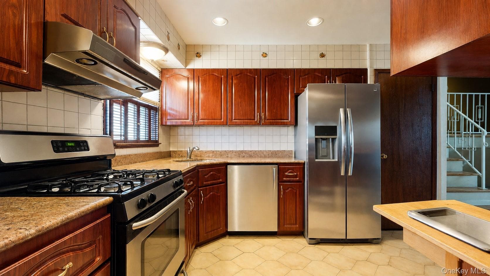 336 W Valley Stream Boulevard thumbnail 16