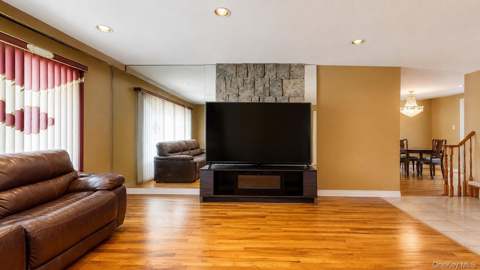 336 W Valley Stream Boulevard thumbnail 10
