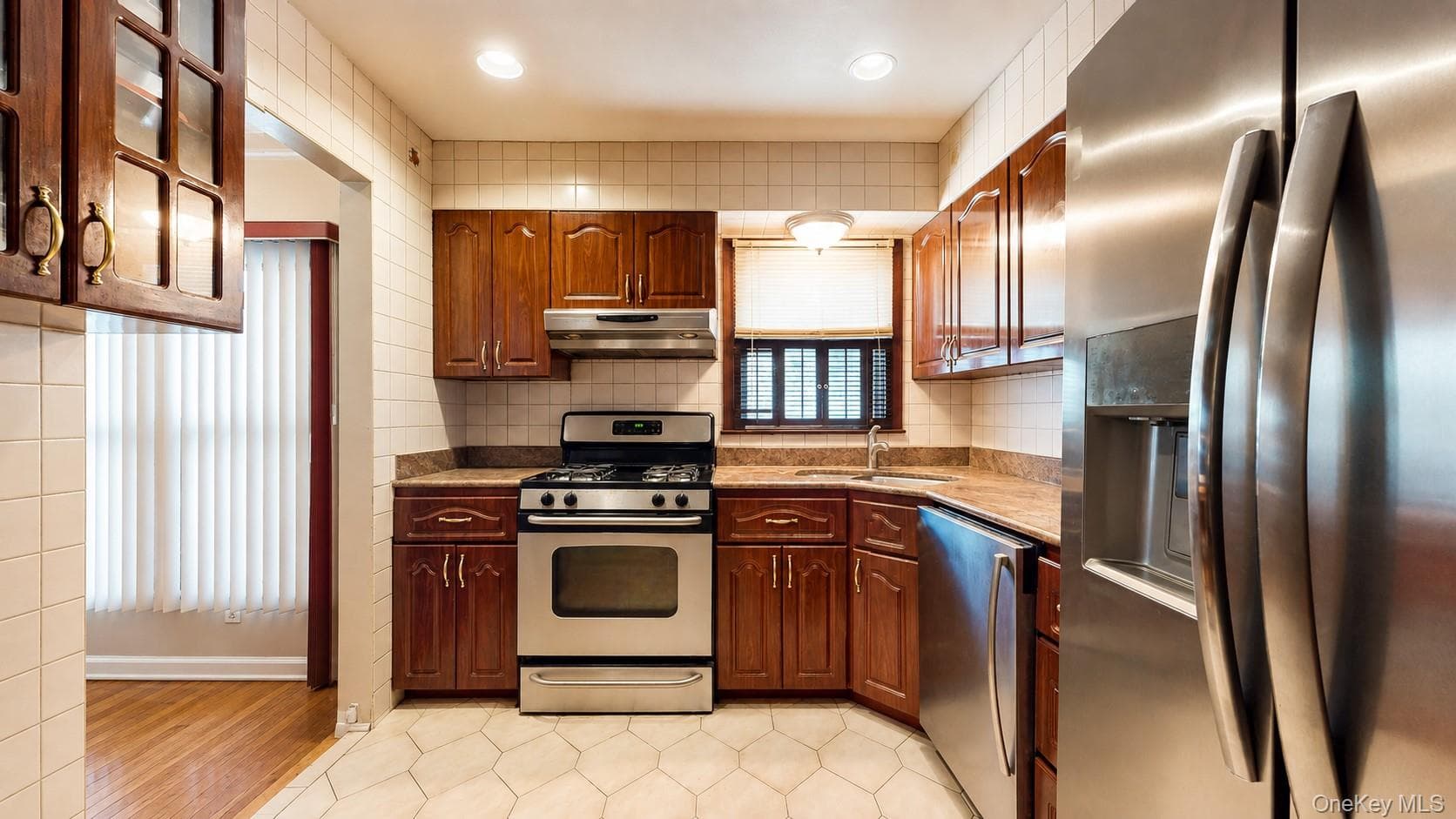 336 W Valley Stream Boulevard thumbnail 18