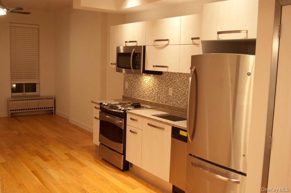 114 Greenpoint Avenue thumbnail 6