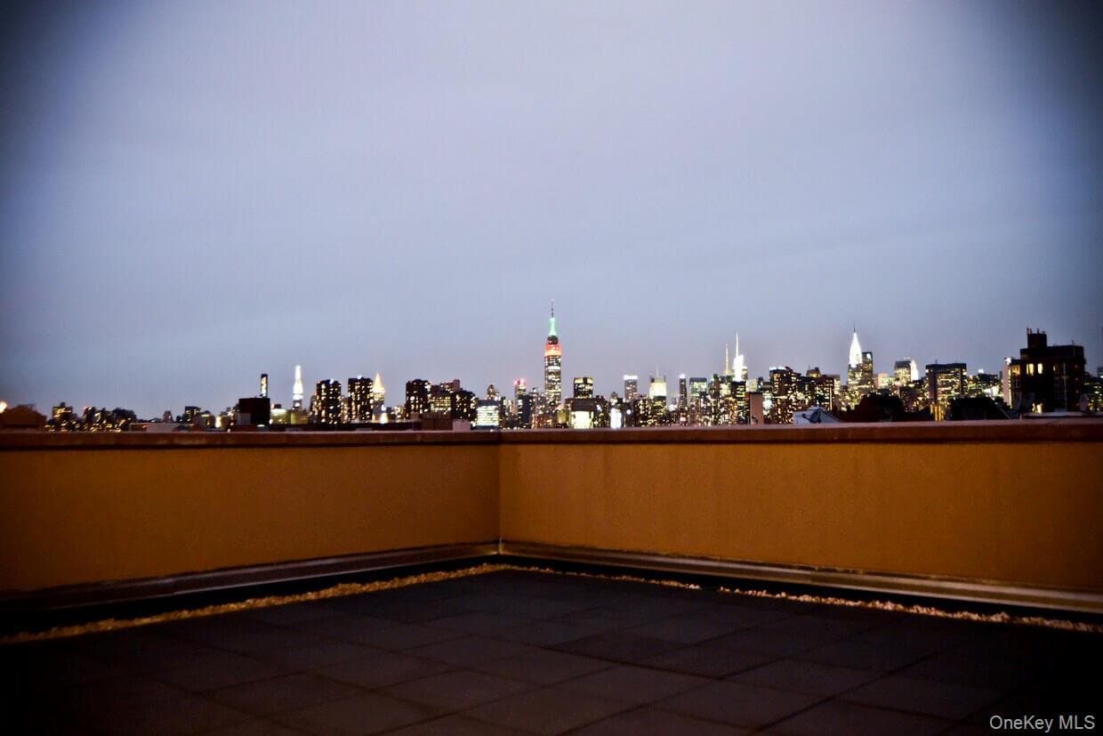 114 Greenpoint Avenue thumbnail 26