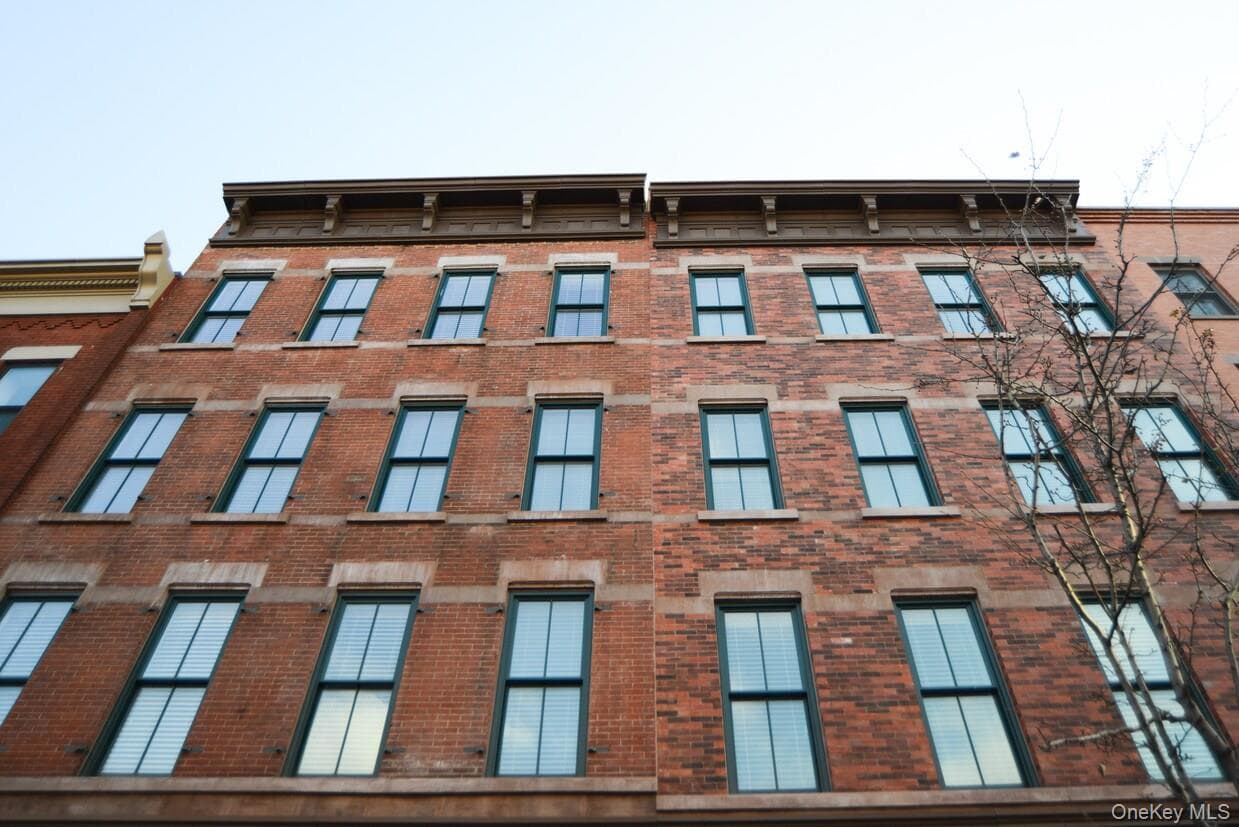 114 Greenpoint Avenue, Brooklyn