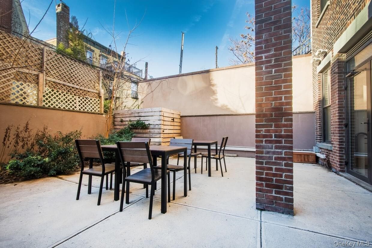 114 Greenpoint Avenue thumbnail 25
