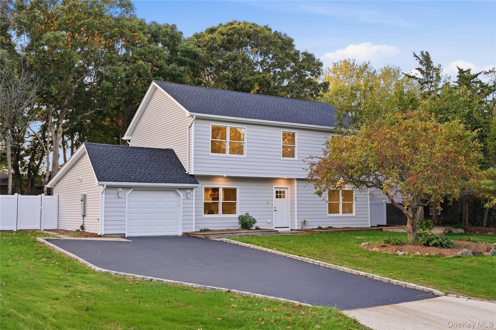 22 Woodbrook Drive, Ridge