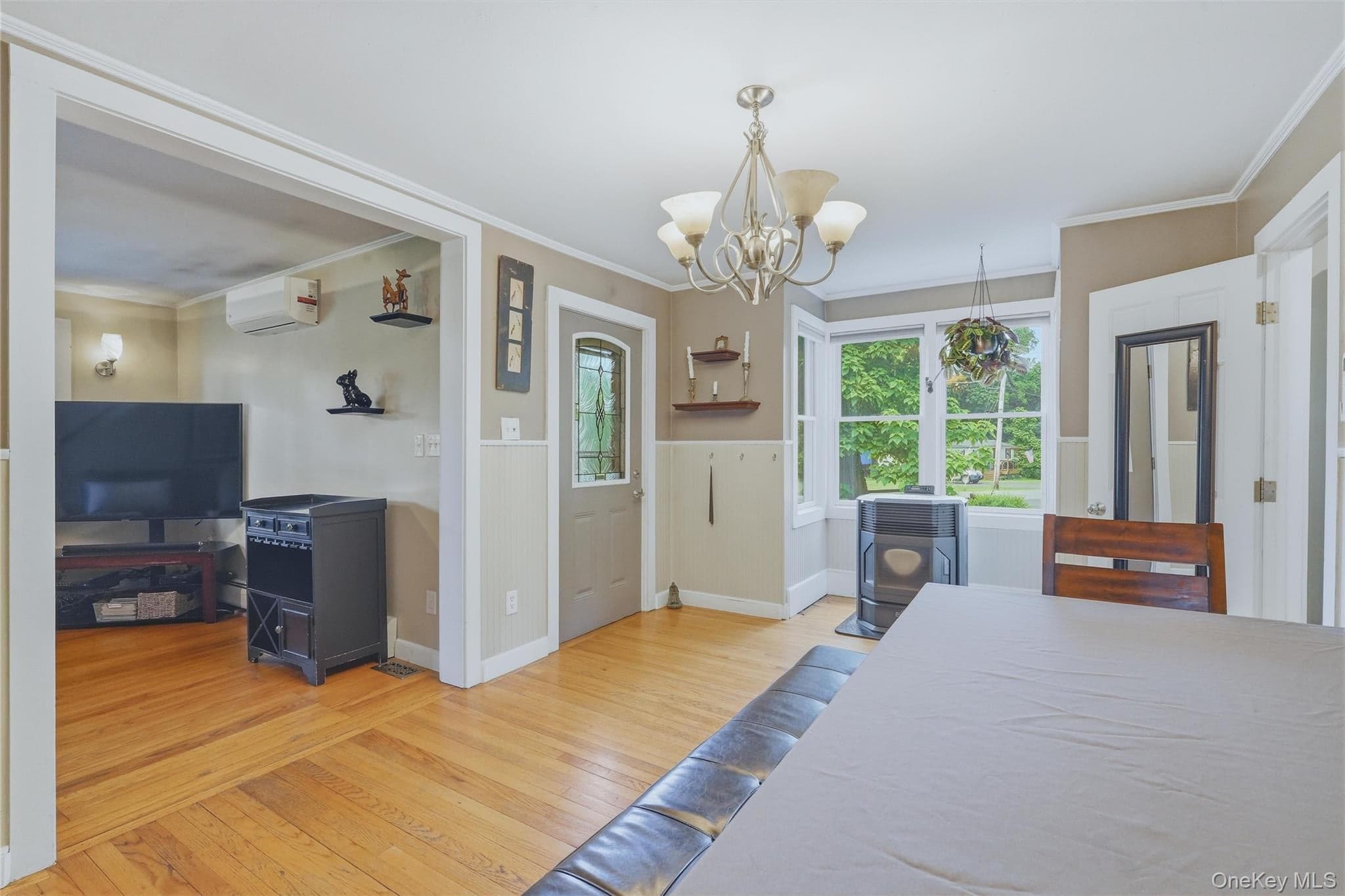 28 Railroad Avenue thumbnail 10