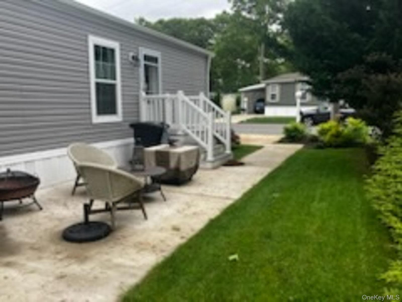 1661 Old Country Road Unit: 415 thumbnail 2