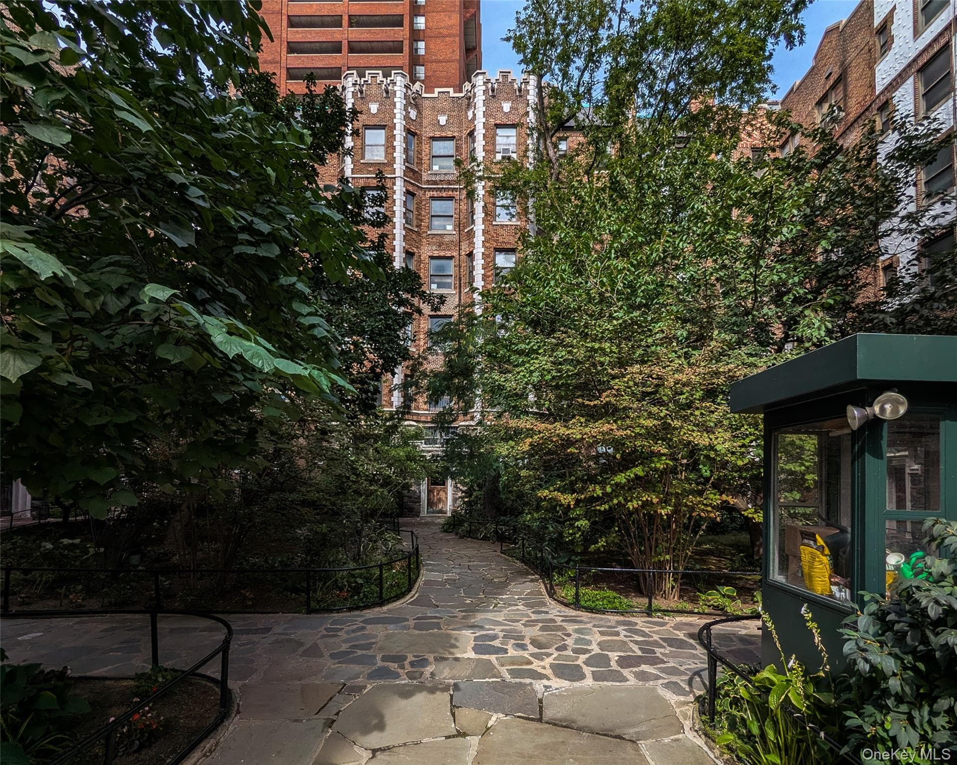 3390 Wayne Avenue Unit: G61 thumbnail 3