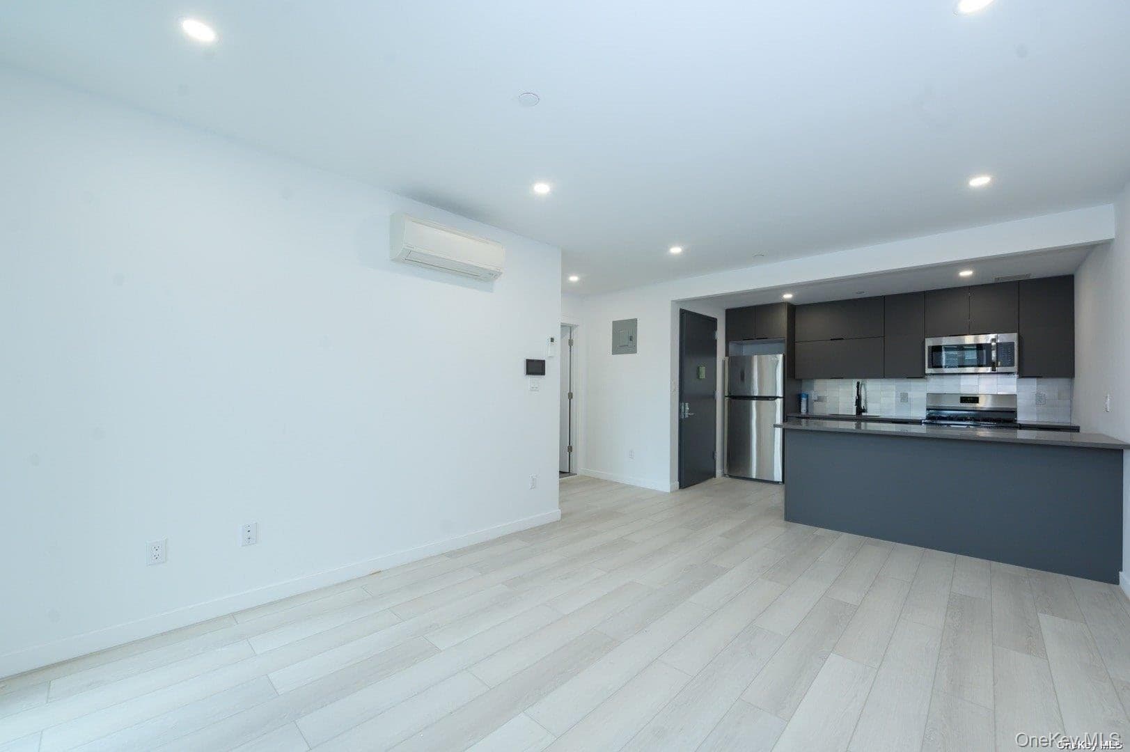 56-15 Van Cleef Street thumbnail 14