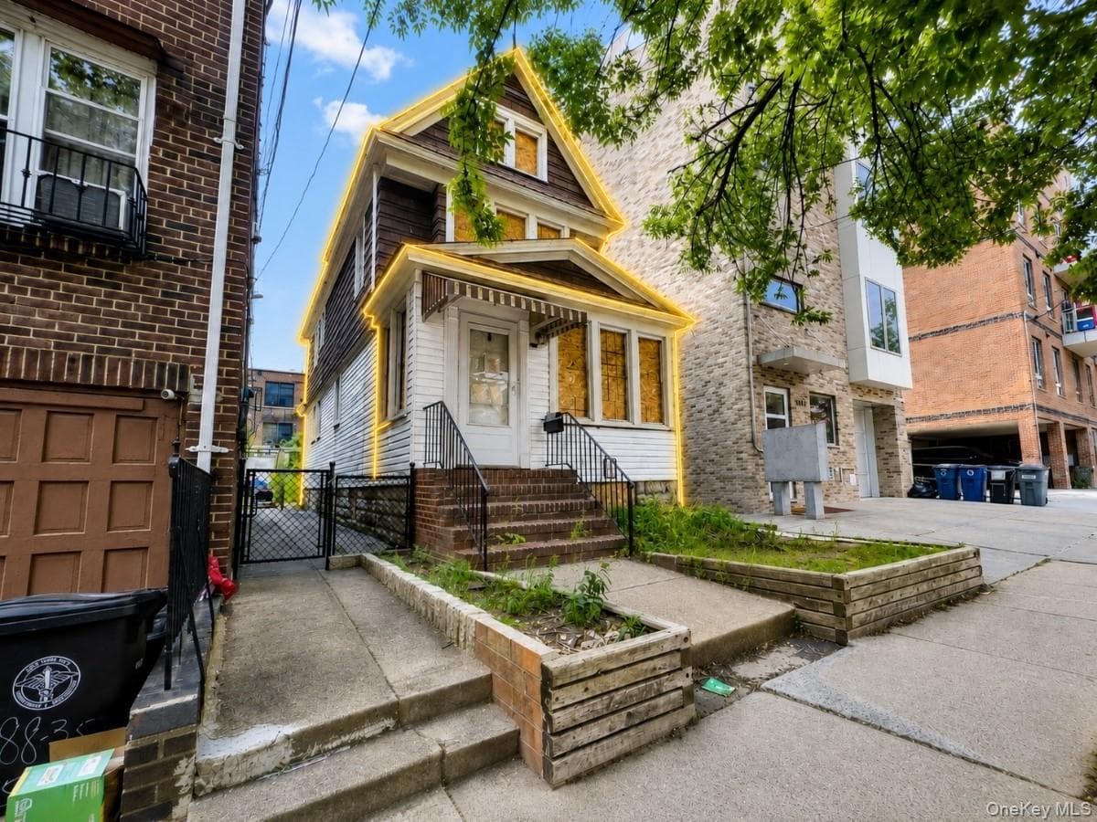 88-37 54th Avenue, Elmhurst