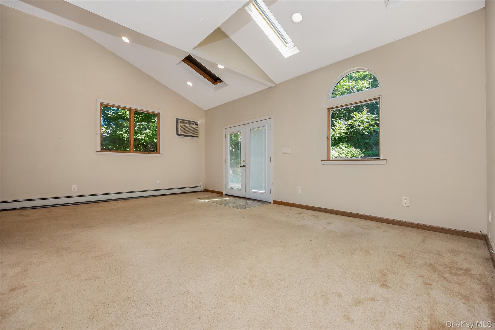 216 Woodbury Road thumbnail 25