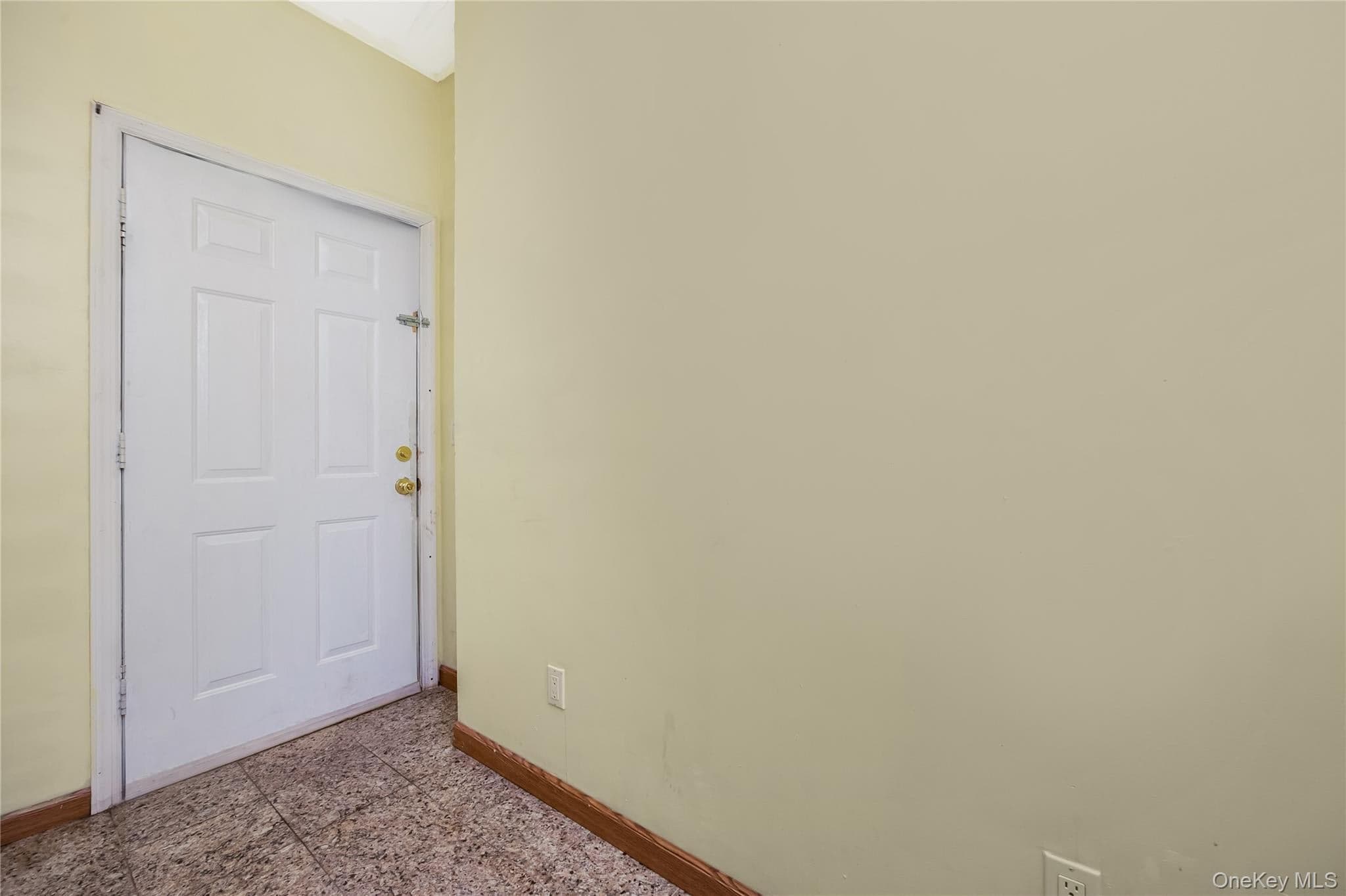 216 Woodbury Road thumbnail 17