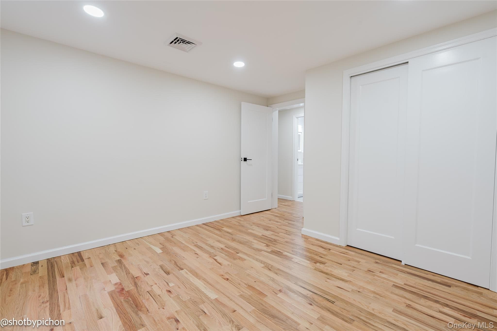 447 N Elting Corners Road thumbnail 32