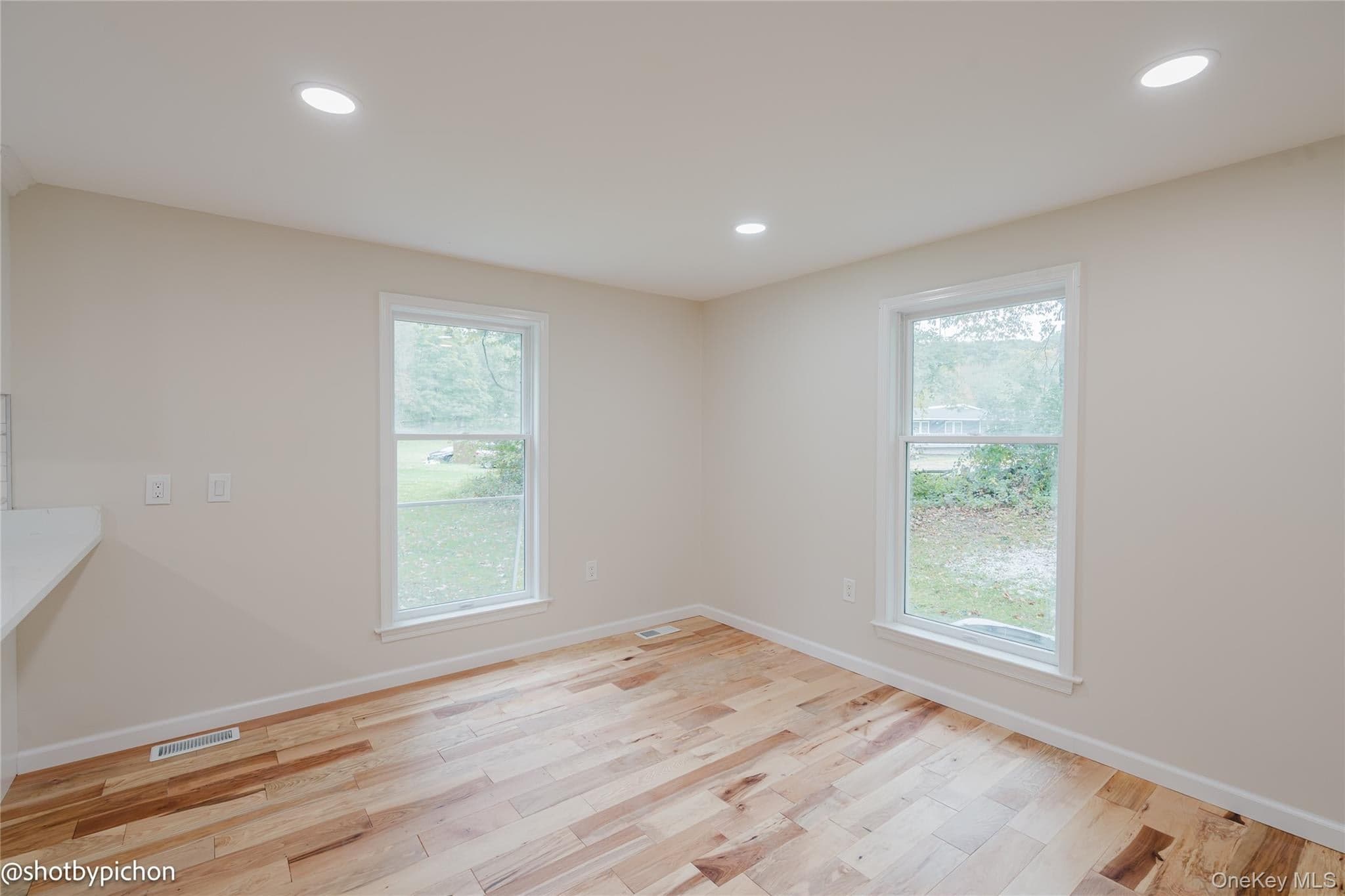 447 N Elting Corners Road thumbnail 10