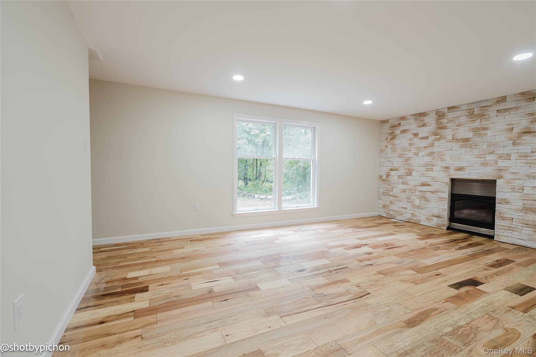447 N Elting Corners Road thumbnail 6