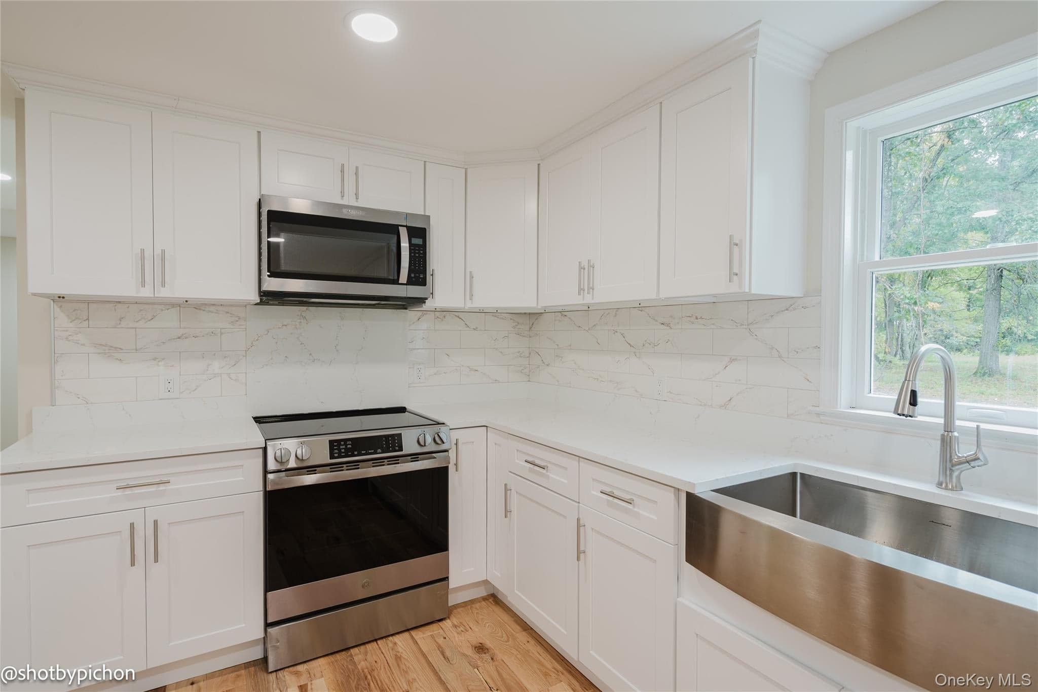 447 N Elting Corners Road thumbnail 12