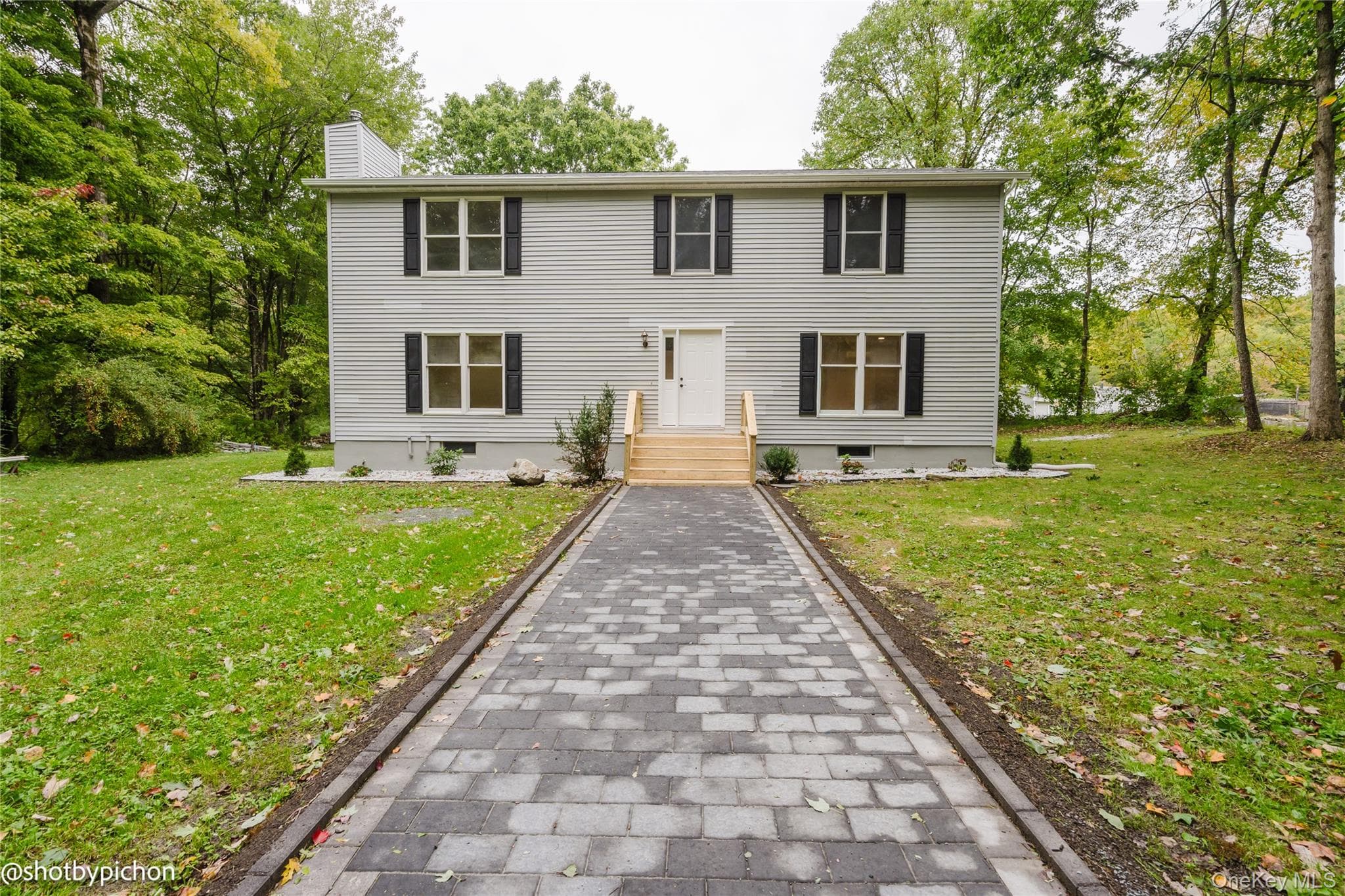 447 N Elting Corners Road thumbnail 3
