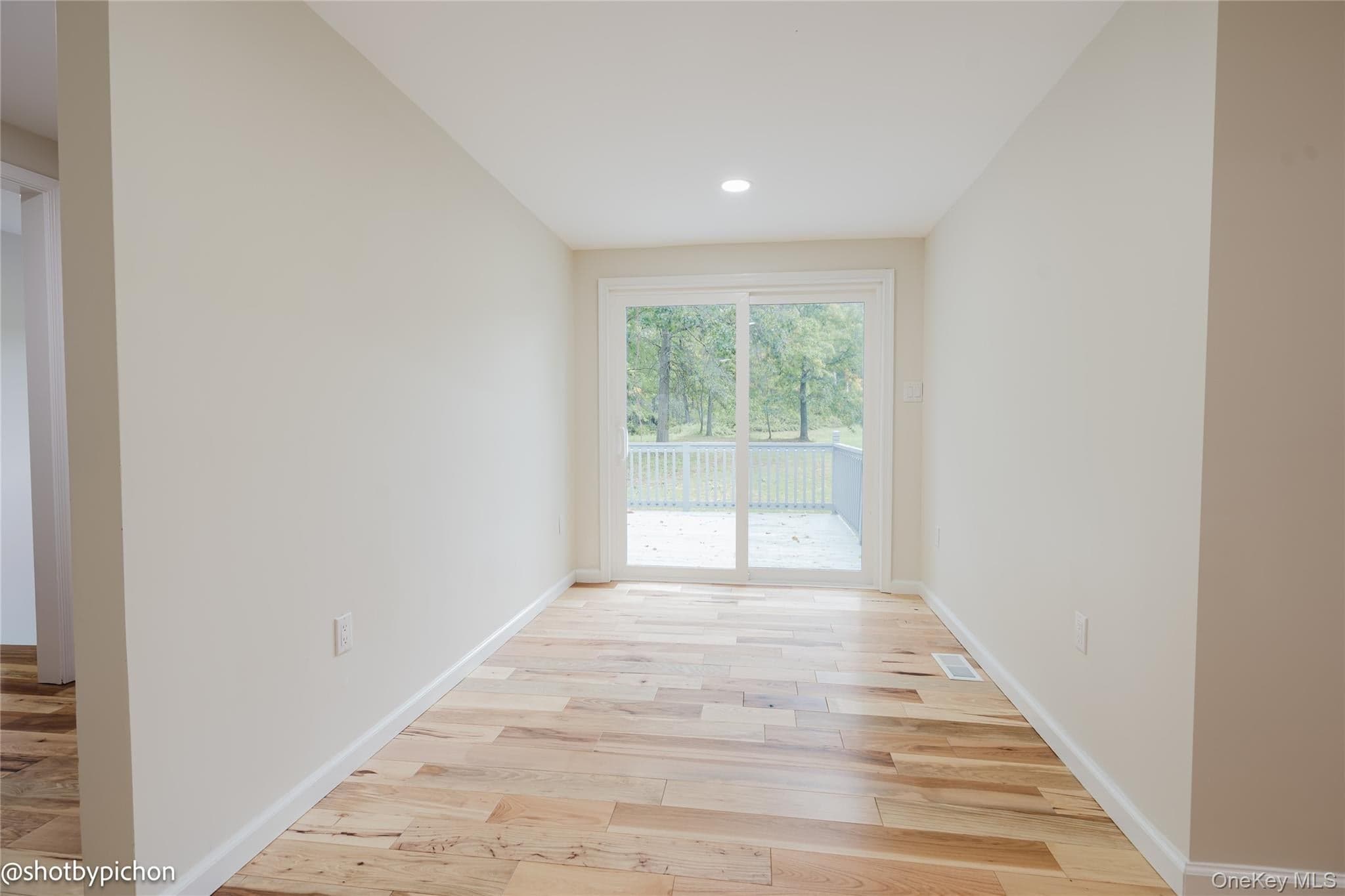 447 N Elting Corners Road thumbnail 7