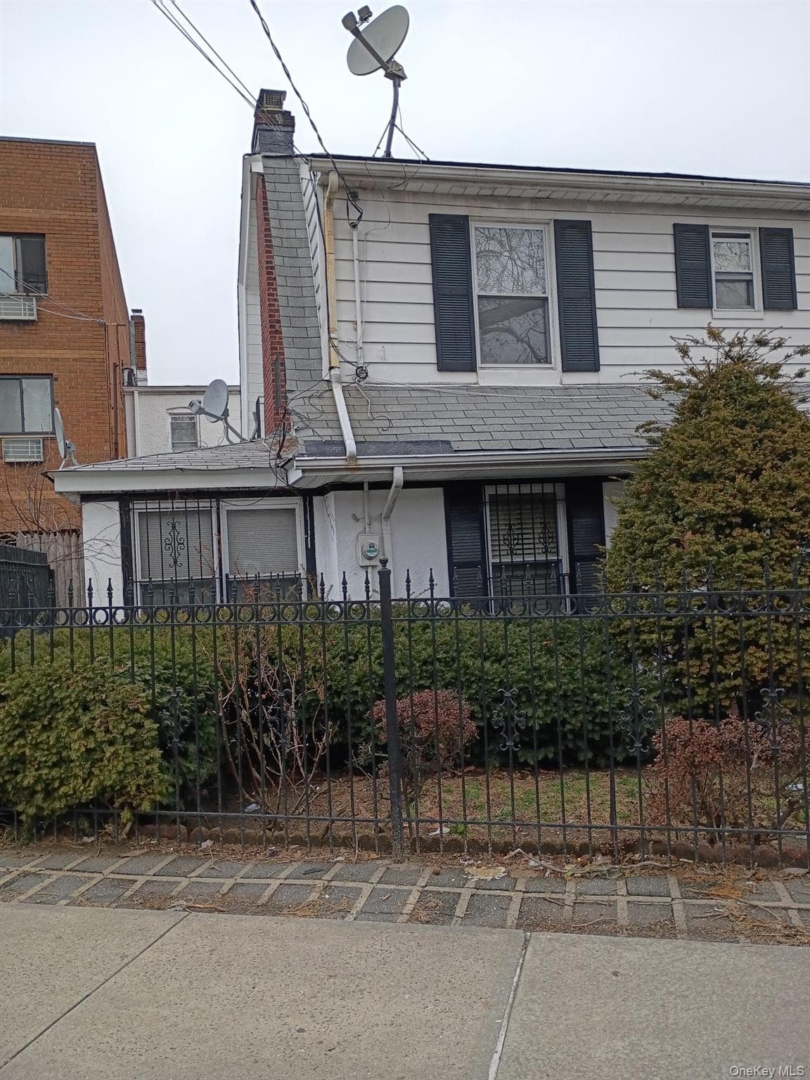 10237 Nicolls Avenue photo 1