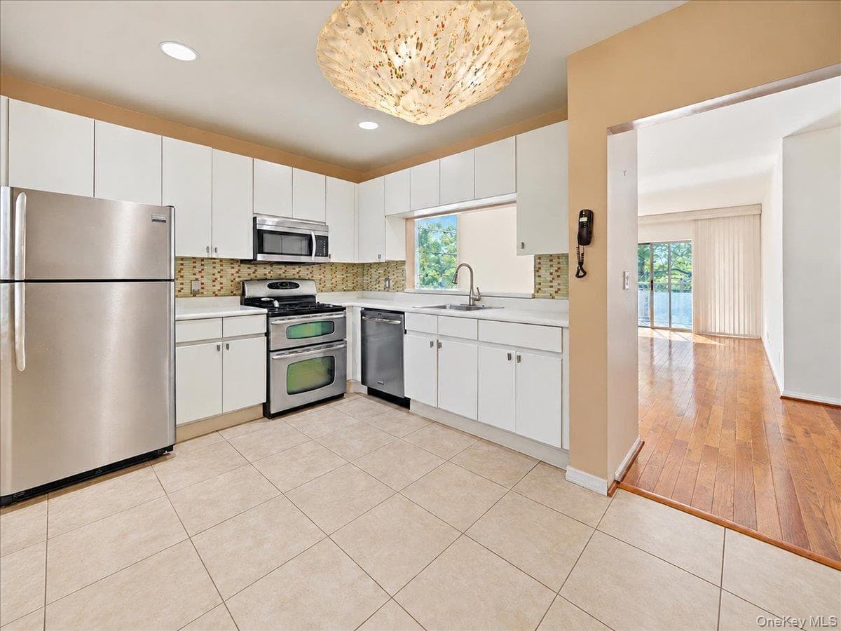 618 Louisiana Avenue Unit: 2, Brooklyn
