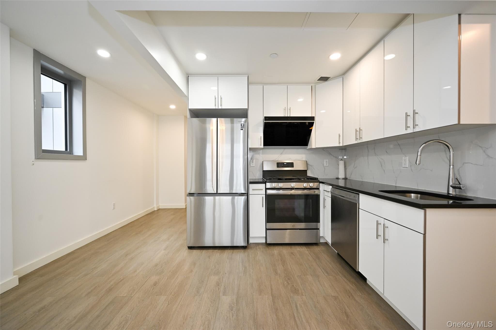 144-27 Sanford Avenue Unit: 5K thumbnail 3