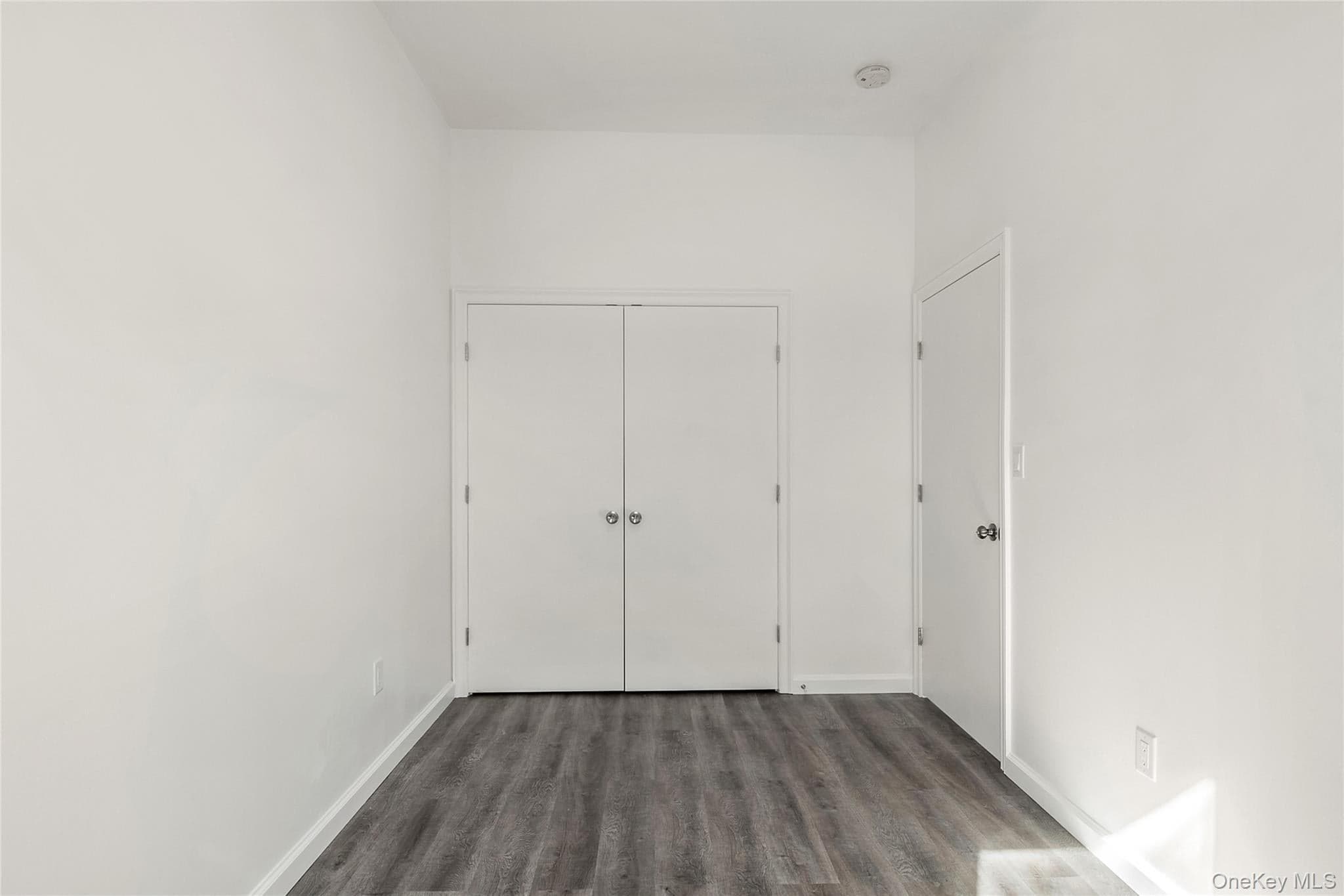 1047 Morris Avenue thumbnail 10