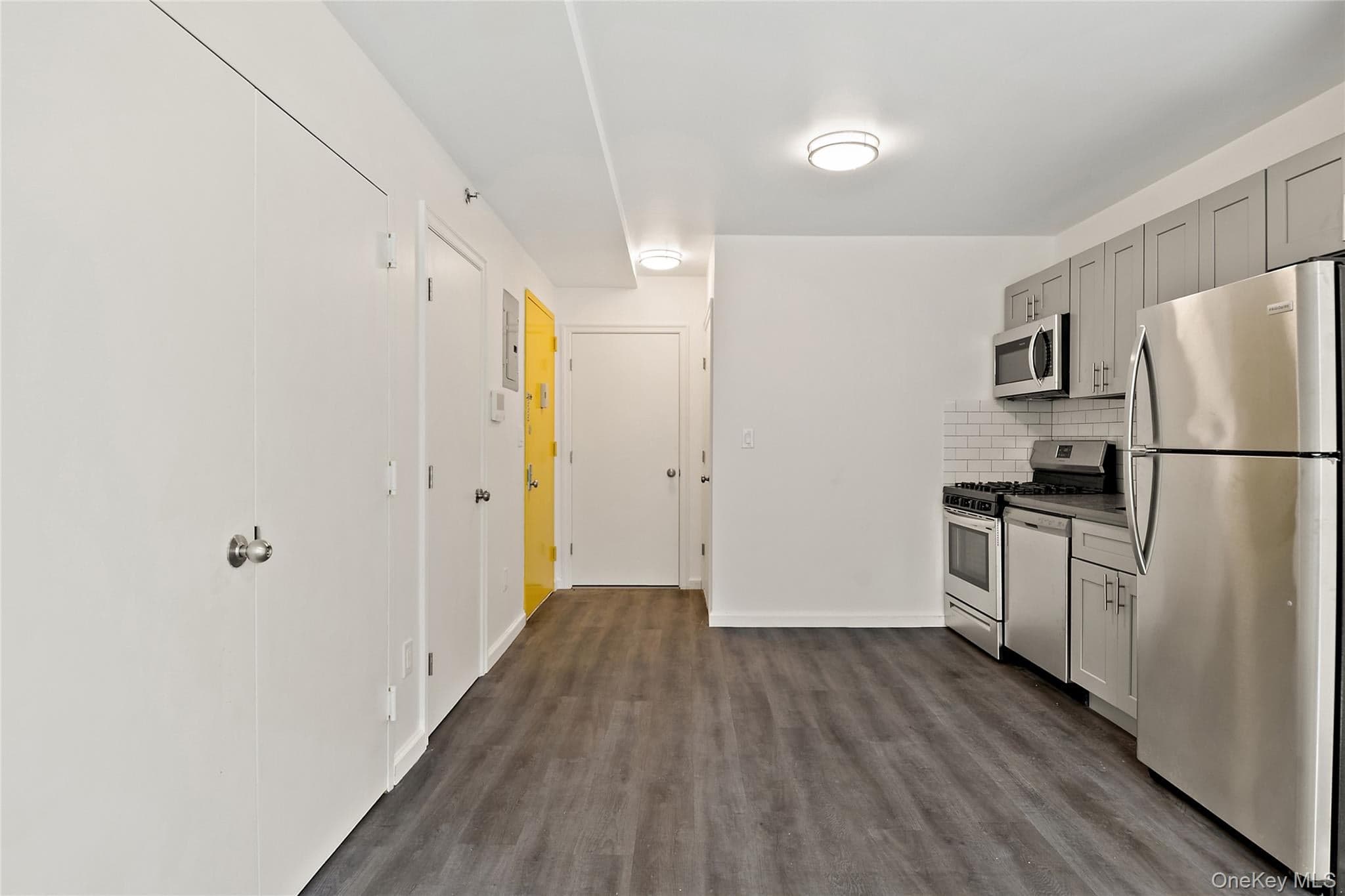 1047 Morris Avenue thumbnail 18