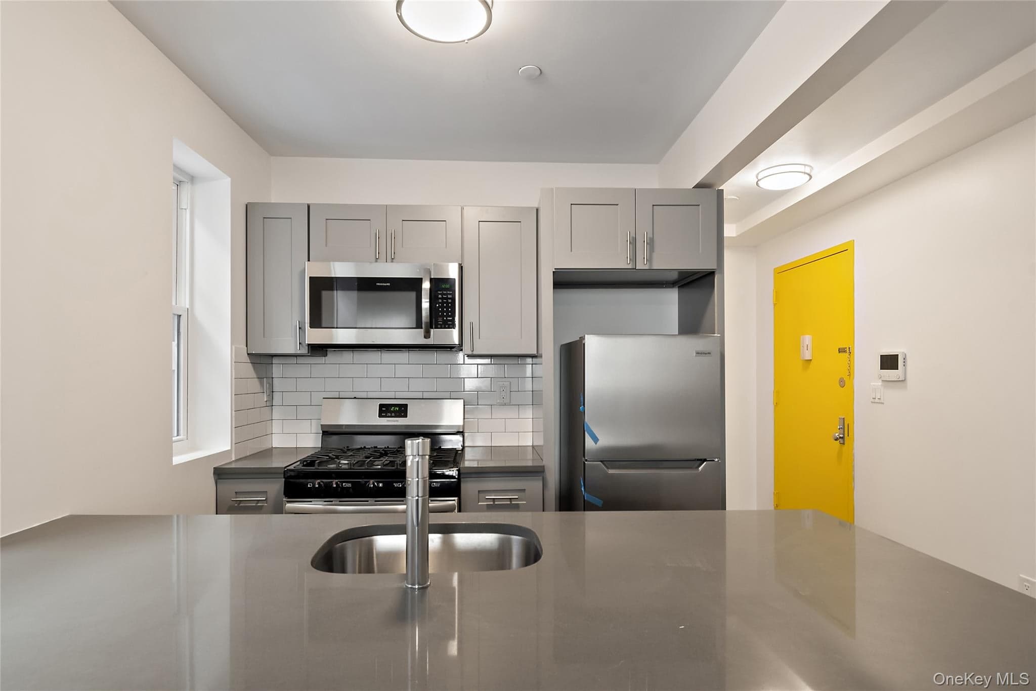 1047 Morris Avenue thumbnail 28