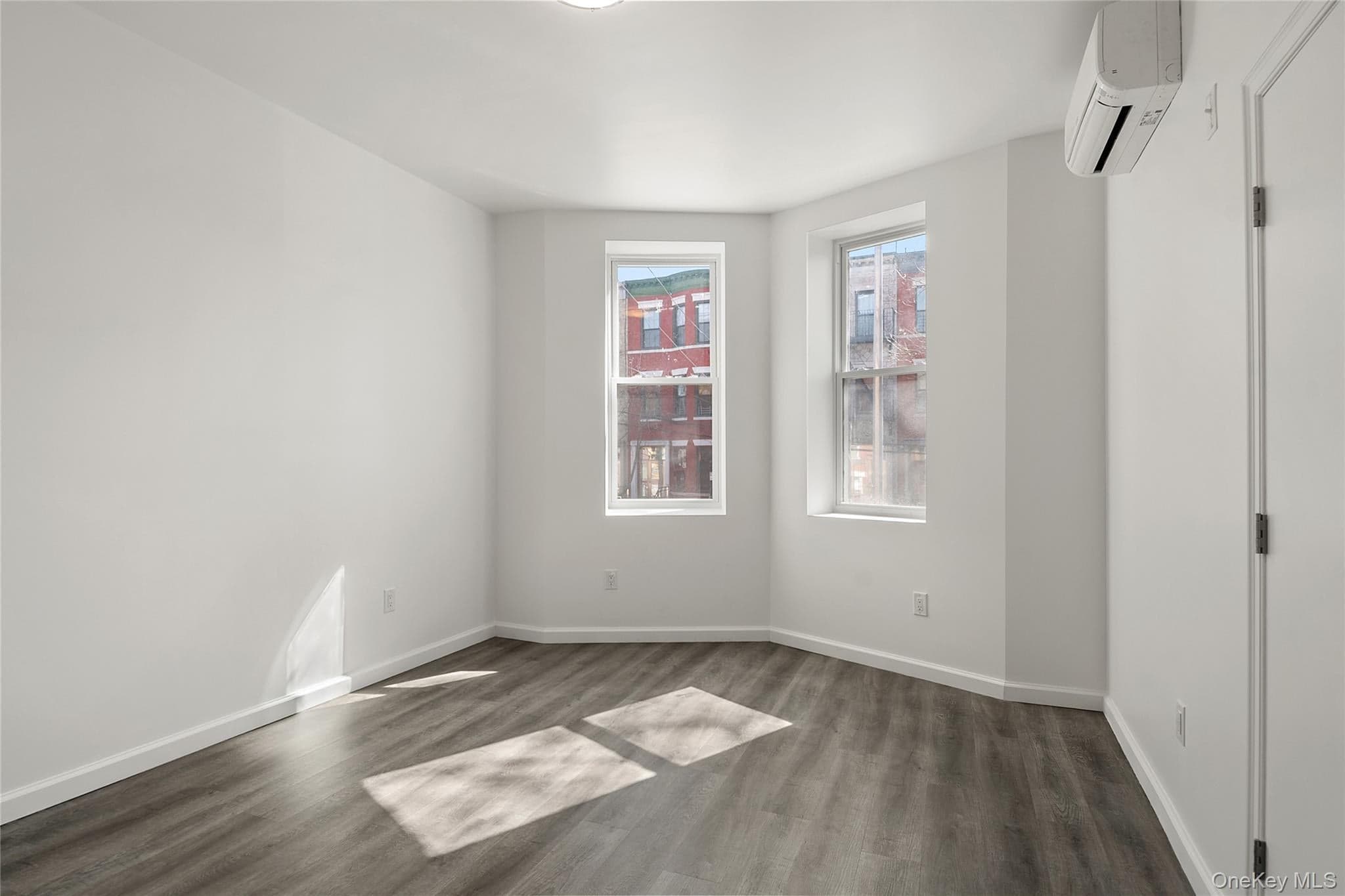 1047 Morris Avenue thumbnail 36