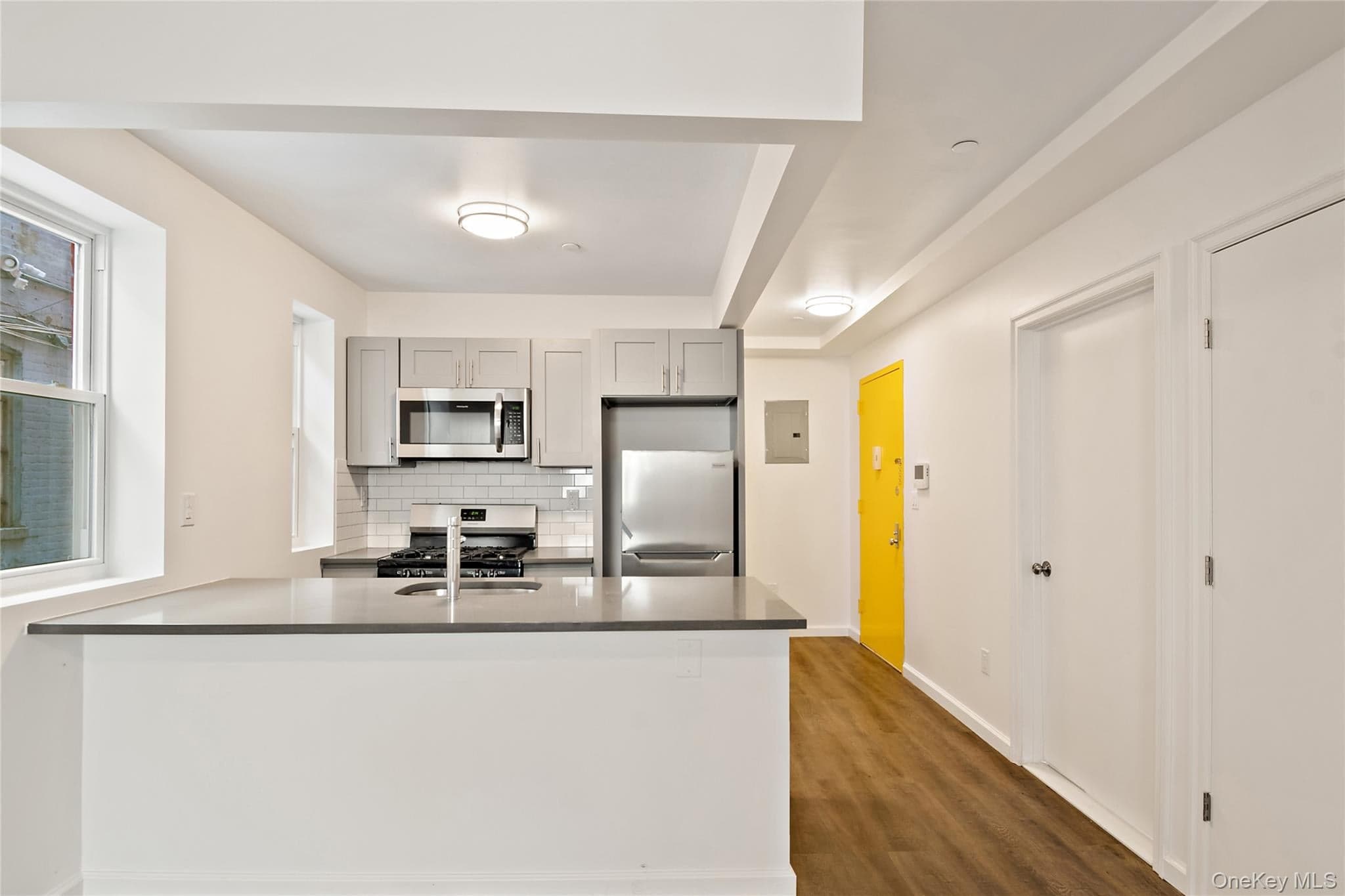 1047 Morris Avenue thumbnail 27