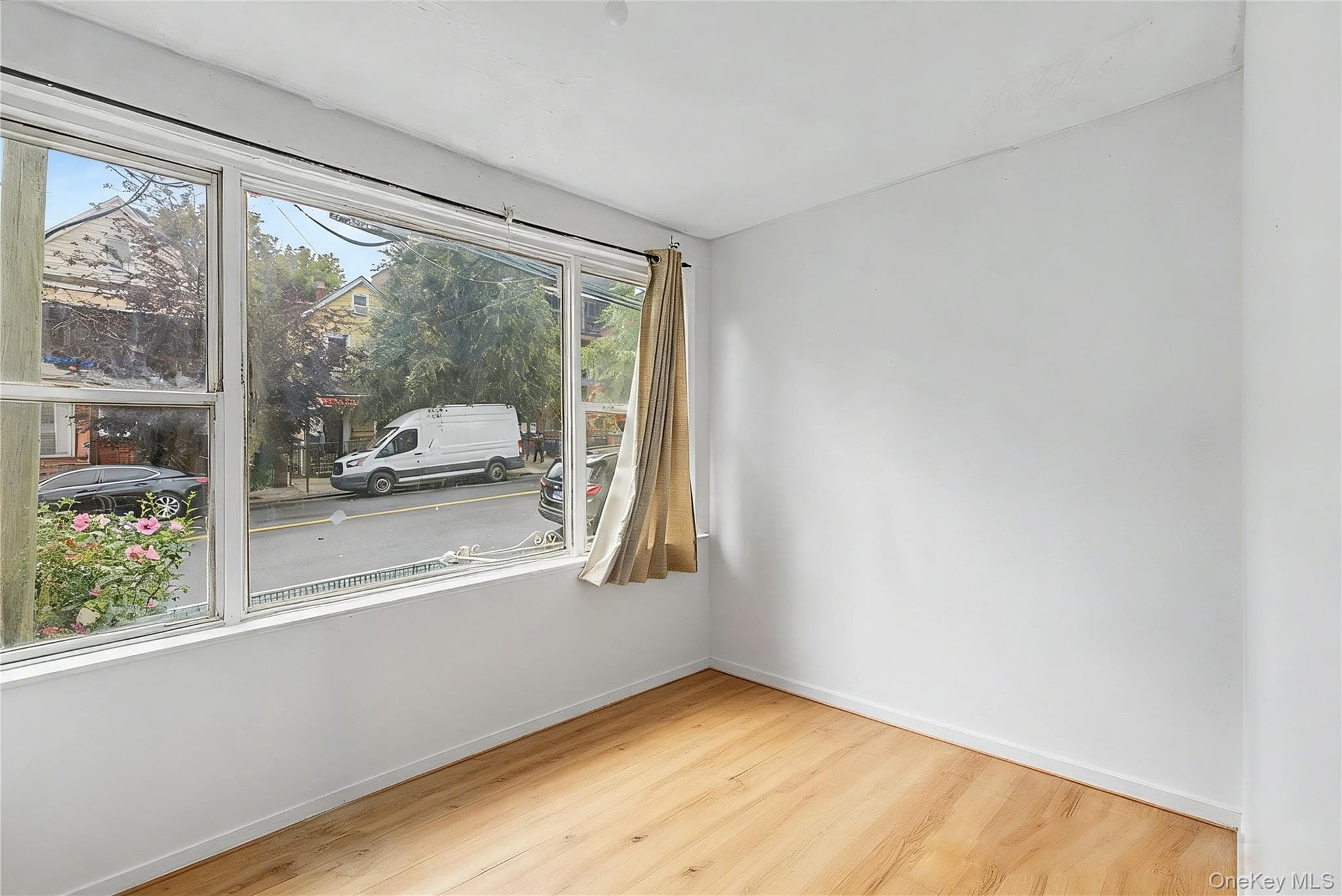 111-83 43rd Avenue thumbnail 7