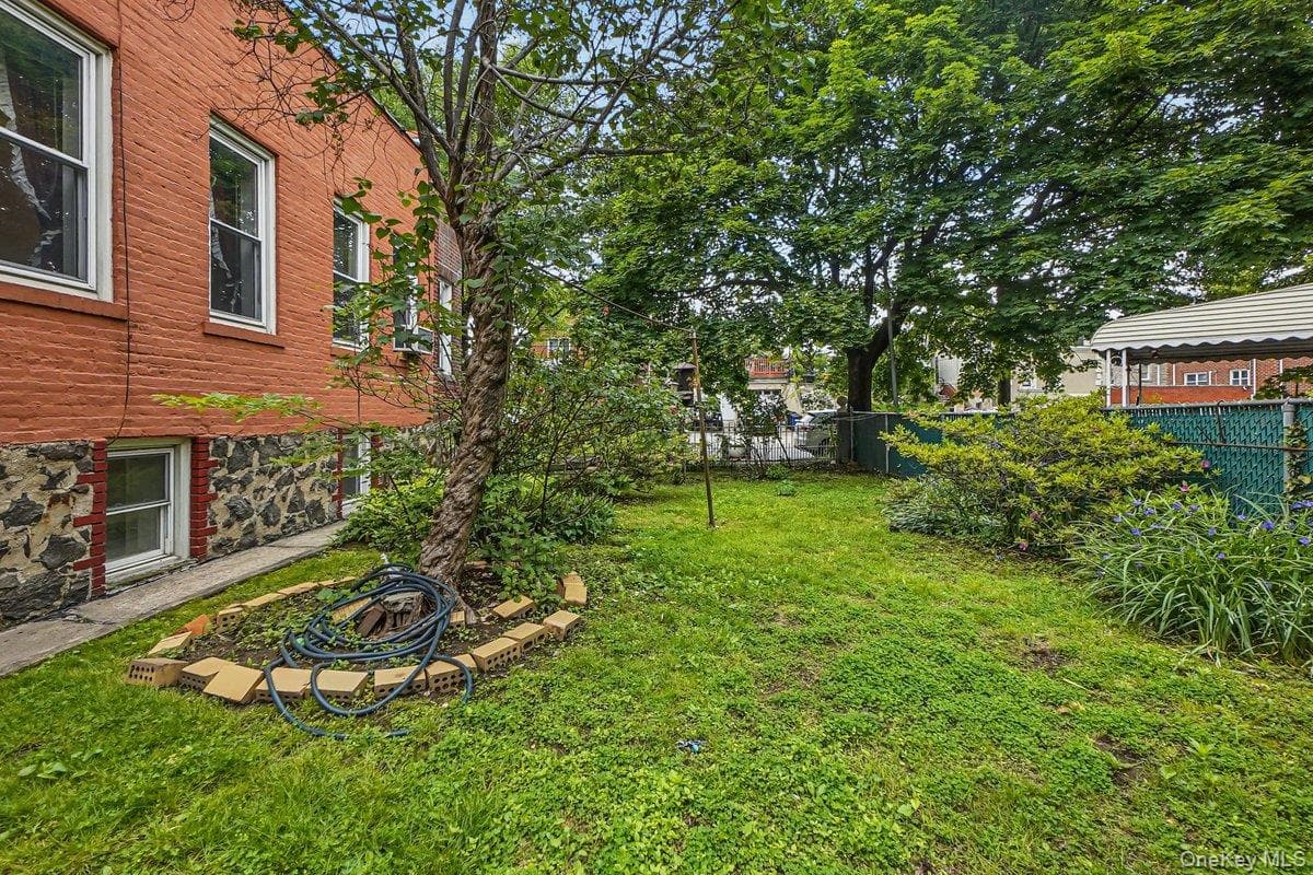 2117 Hazen Street thumbnail 5