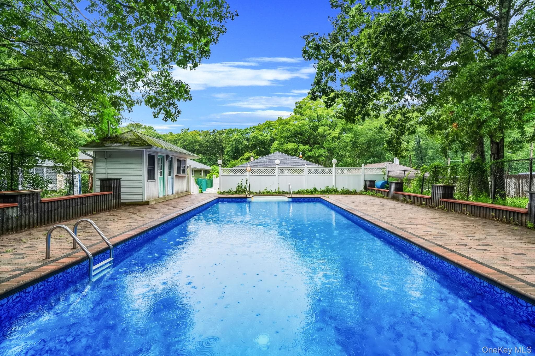 138 River Road photo 1