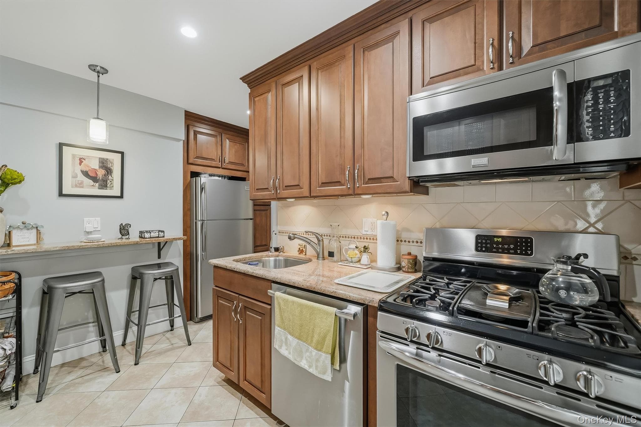 125 Bronx River Road Unit: 2F thumbnail 4